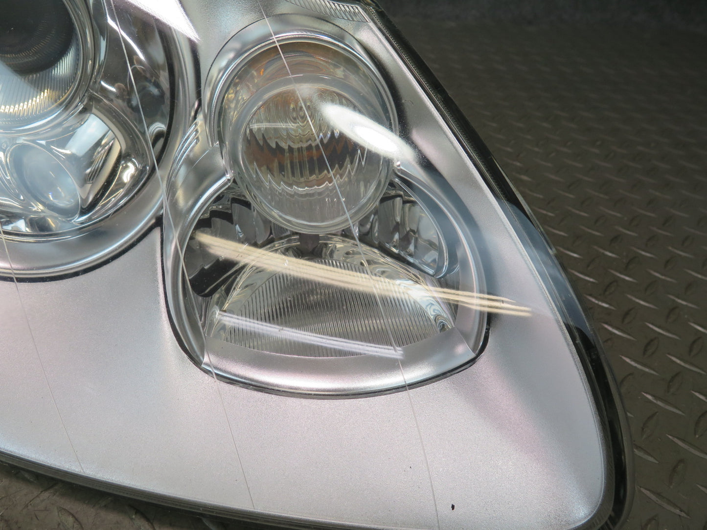 2003-2006 Porsche Cayenne 955 Front Right Xenon Headlight Lamp  w Ballast