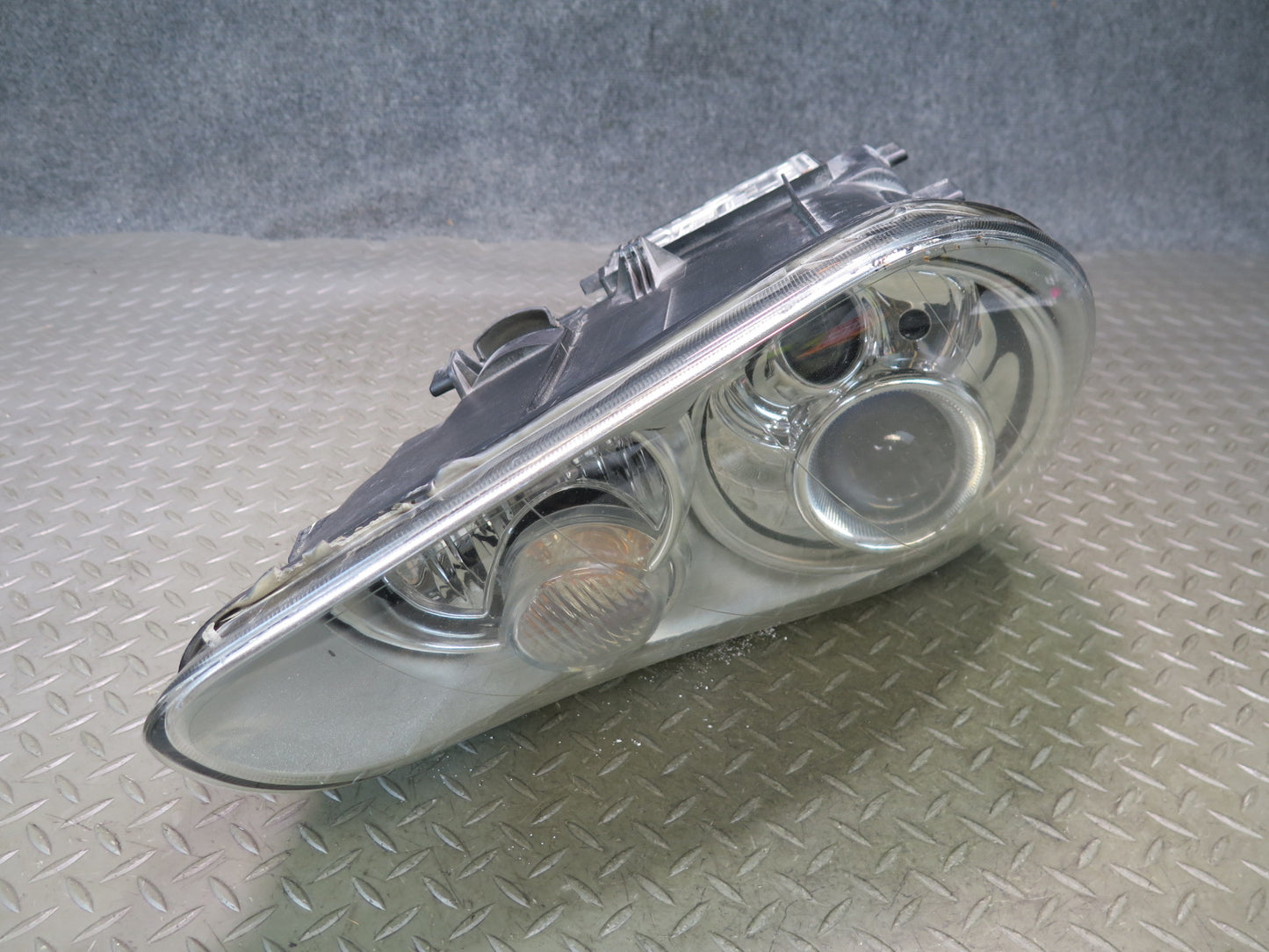 2003-2006 Porsche Cayenne 955 Front Right Xenon Headlight Lamp  w Ballast