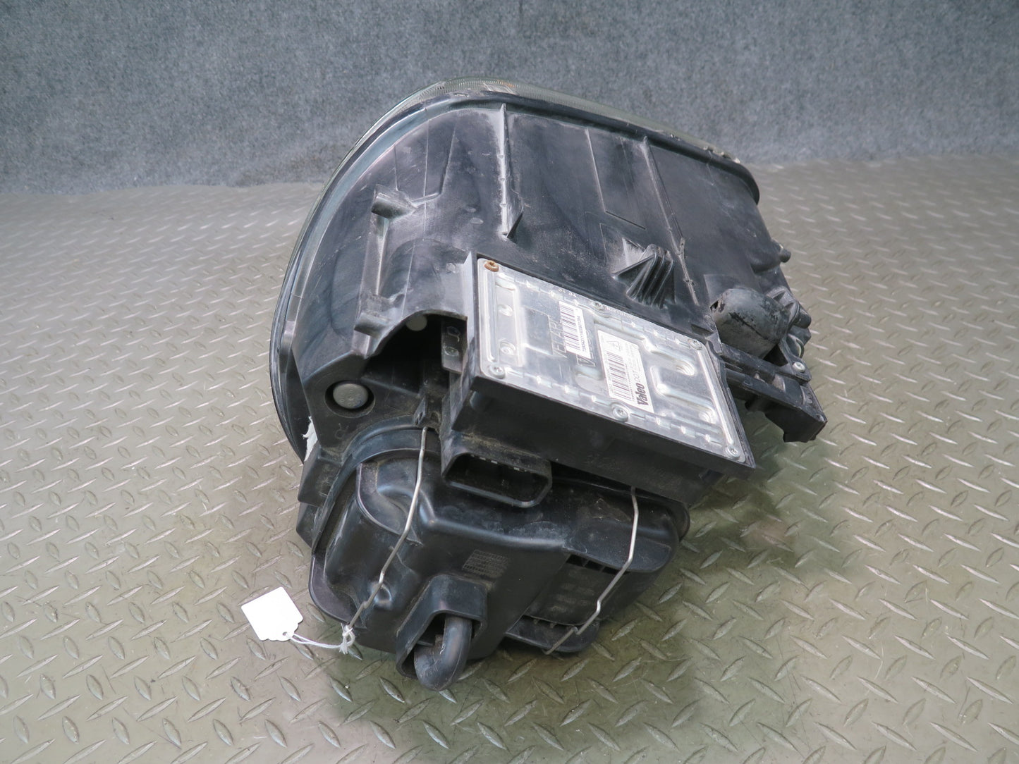 2003-2006 Porsche Cayenne 955 Front Right Xenon Headlight Lamp  w Ballast