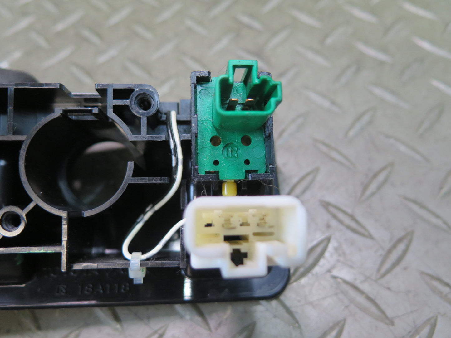 01-06 Lexus UCF30L LS430 Fuel Door & Trunk Lid Open Release Switch Panel OEM