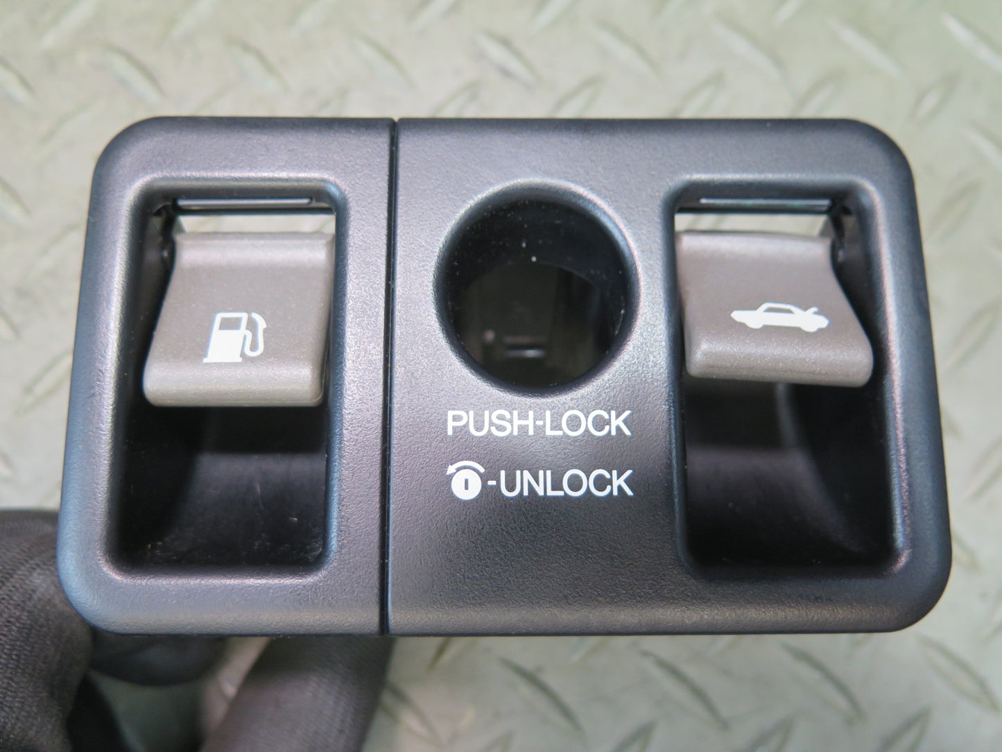 01-06 Lexus UCF30L LS430 Fuel Door & Trunk Lid Open Release Switch Panel OEM