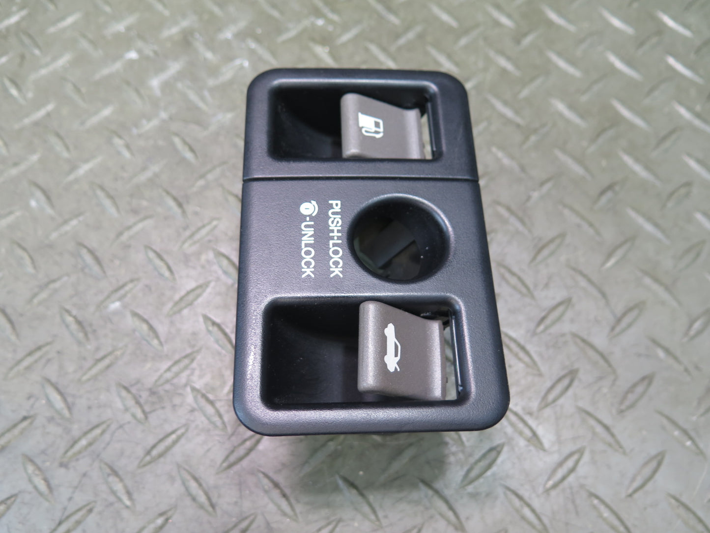 01-06 Lexus UCF30L LS430 Fuel Door & Trunk Lid Open Release Switch Panel OEM