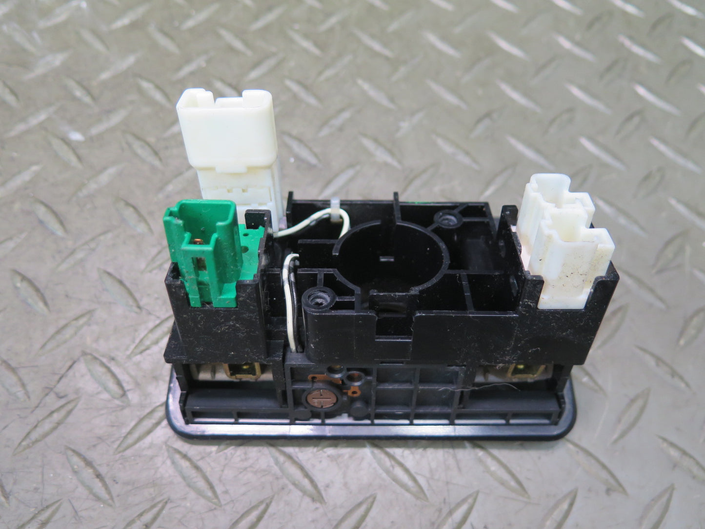 01-06 Lexus UCF30L LS430 Fuel Door & Trunk Lid Open Release Switch Panel OEM