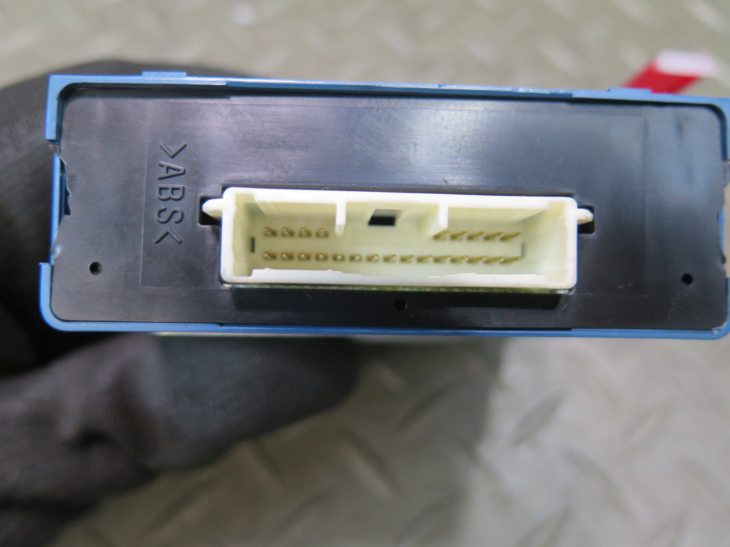 04-06 Lexus UCF30L LS430 Network Gateway Control Module 89111-50040 OEM