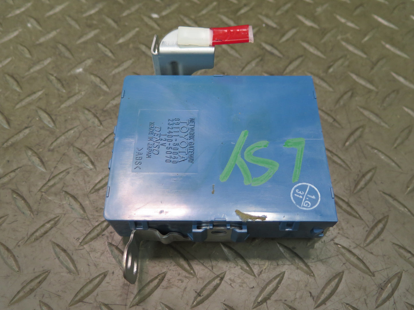 04-06 Lexus UCF30L LS430 Network Gateway Control Module 89111-50040 OEM