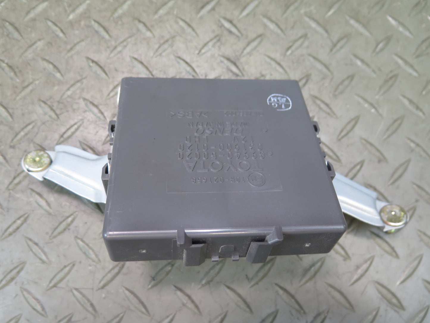 04-06 Lexus UCF30L LS430 Headlight Level Control Module 89940-50020 OEM
