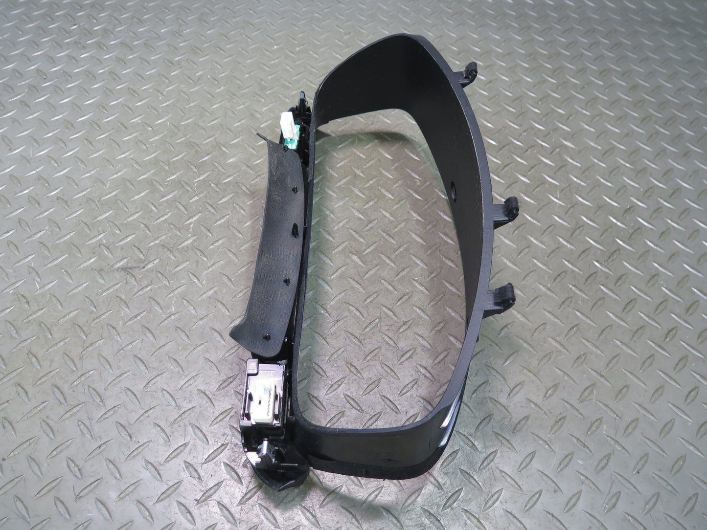 01-06 Lexus UCF30L LS430 Dash Instrument Cluster Speedometer Trim w Switches OEM