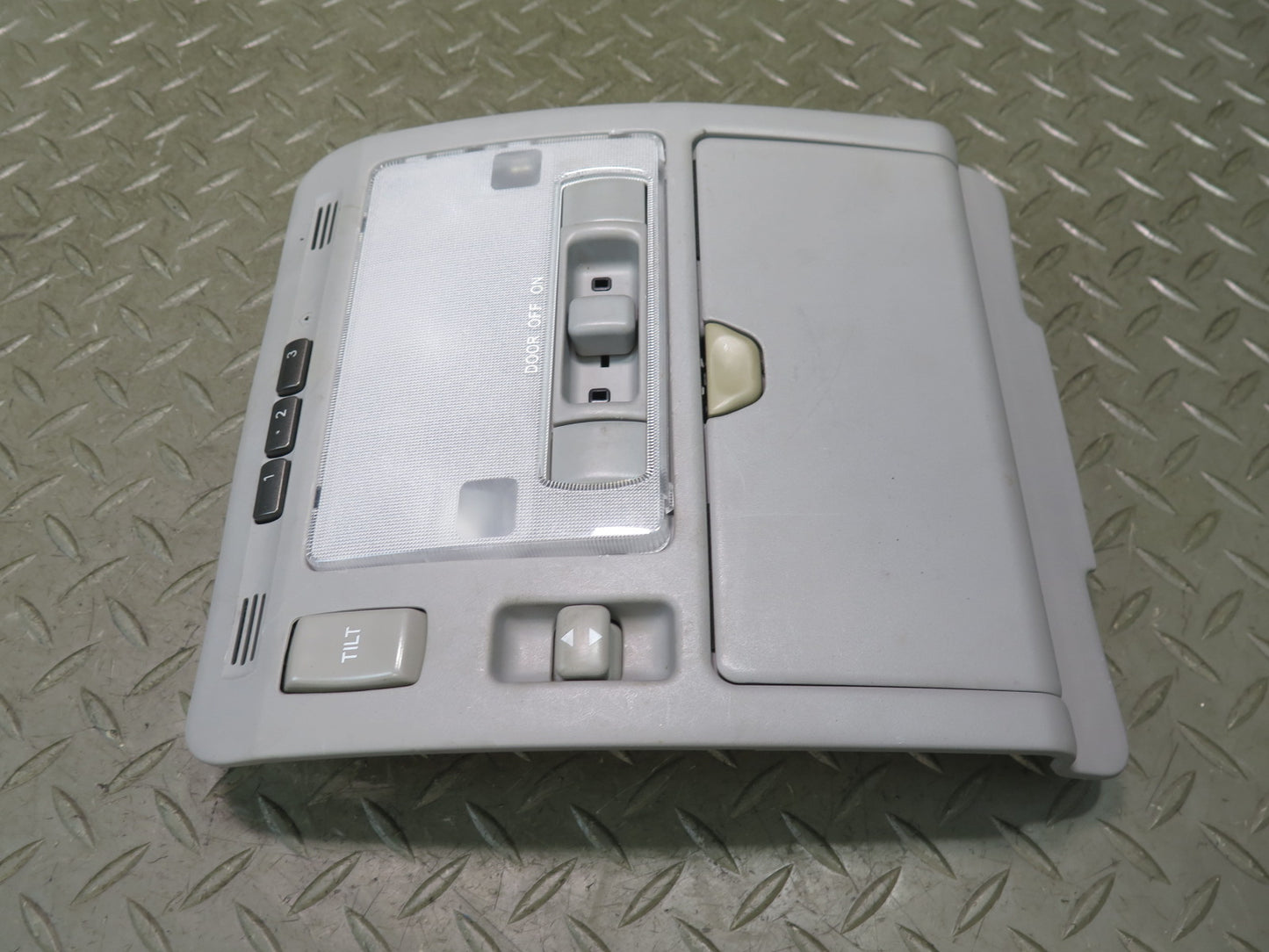04-06 Lexus UCF30L LS430 Front Overhead Console Dome Reading Light w Sunroof OEM