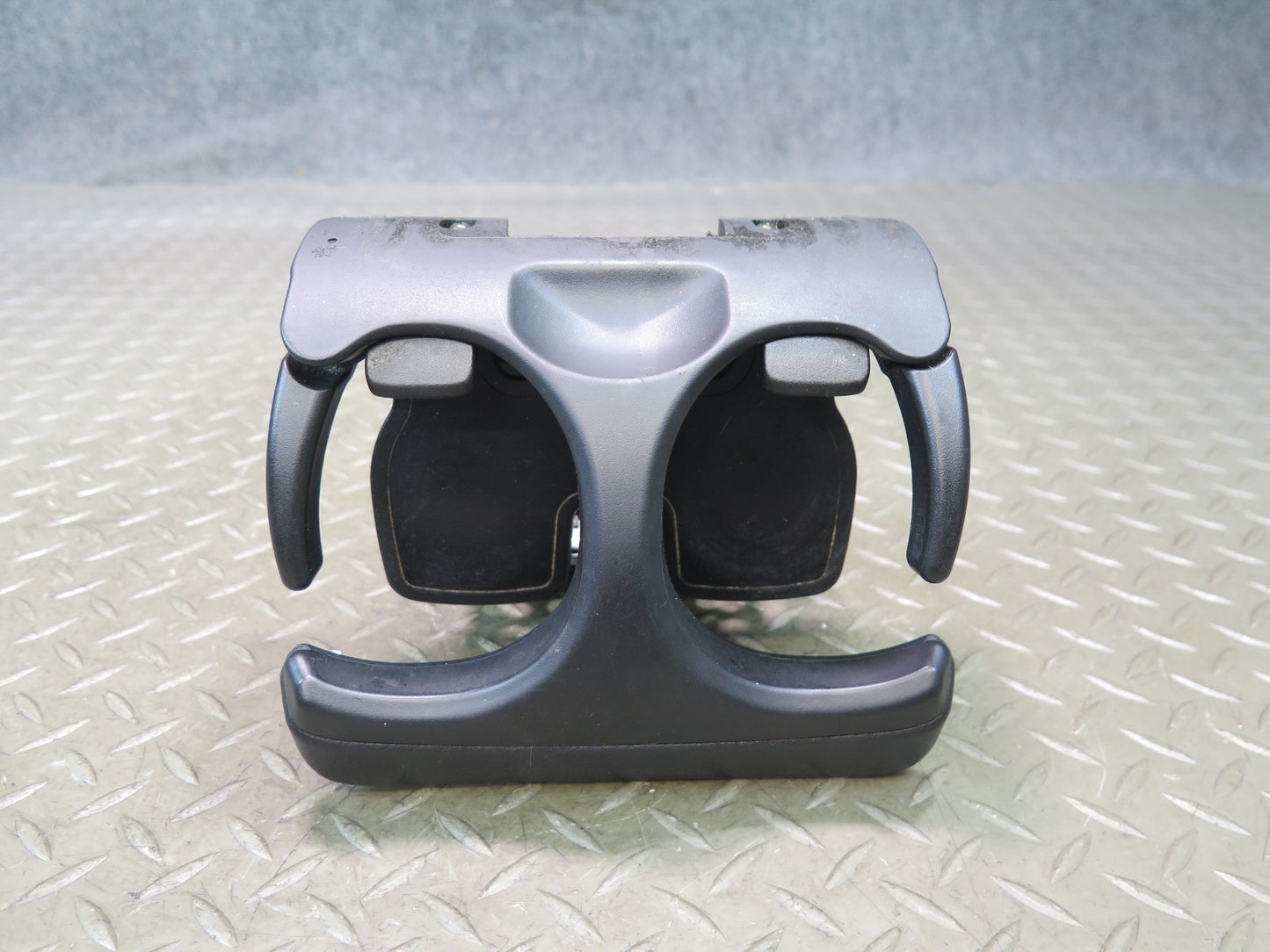 01-06 Lexus UCF30L LS430 Front Center Console CUP Holder Assembly OEM