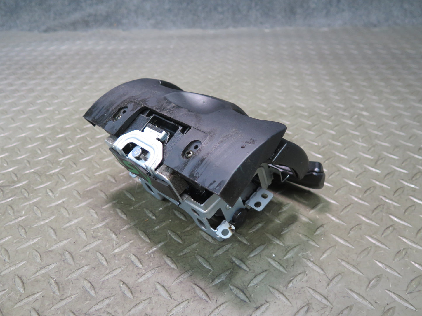 01-06 Lexus UCF30L LS430 Front Center Console CUP Holder Assembly OEM