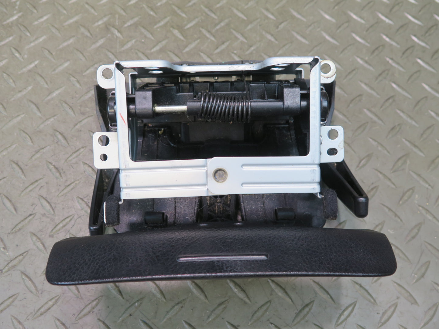 01-06 Lexus UCF30L LS430 Front Center Console CUP Holder Assembly OEM