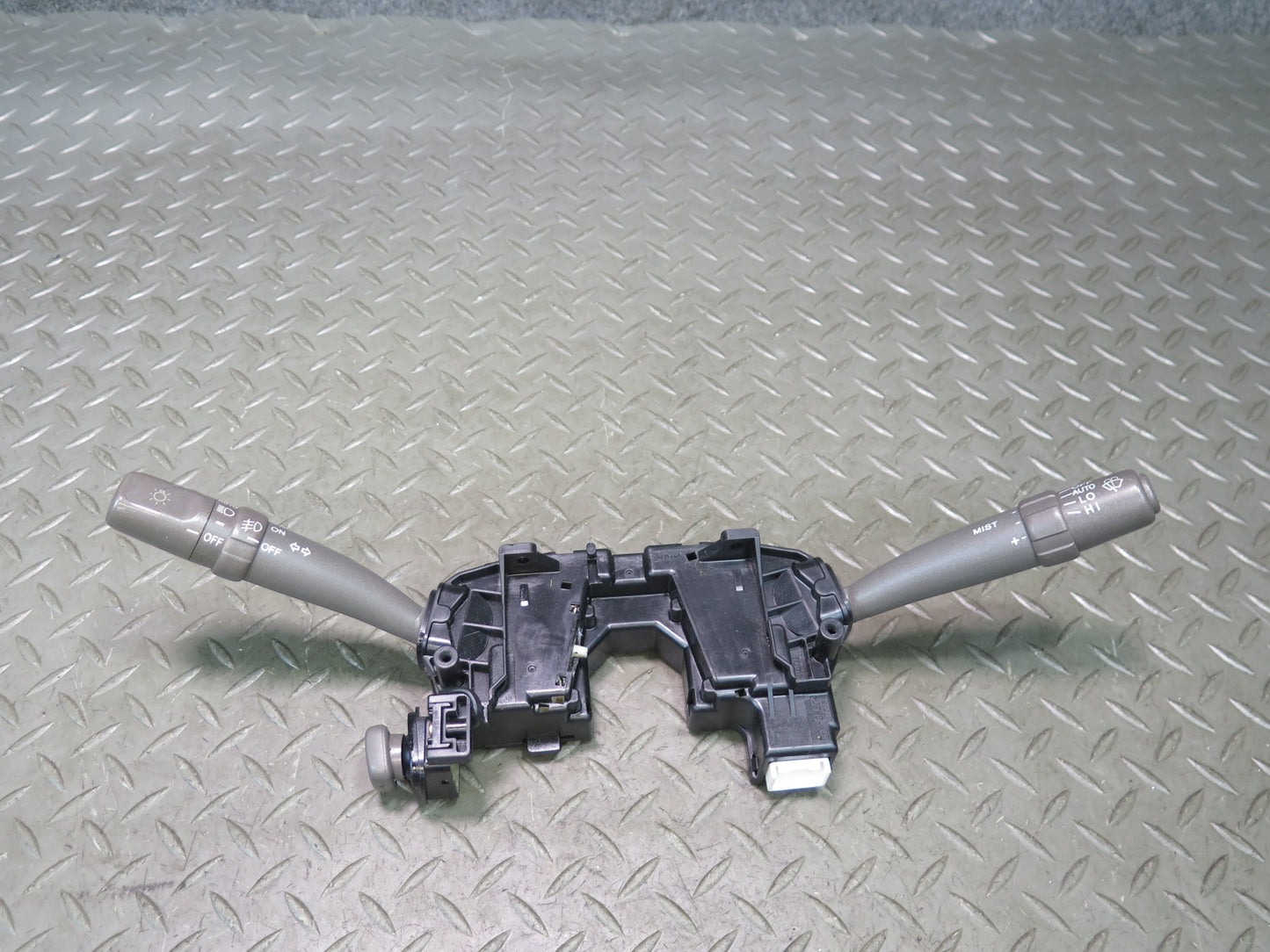 04-06 Lexus UCF30L LS430 Steering Column Headlight Turn Signal Wiper Switch OEM