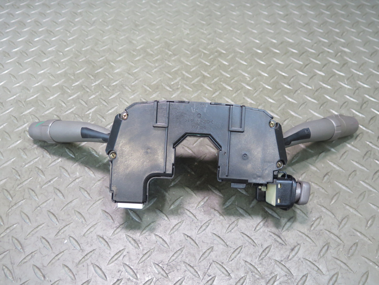 04-06 Lexus UCF30L LS430 Steering Column Headlight Turn Signal Wiper Switch OEM