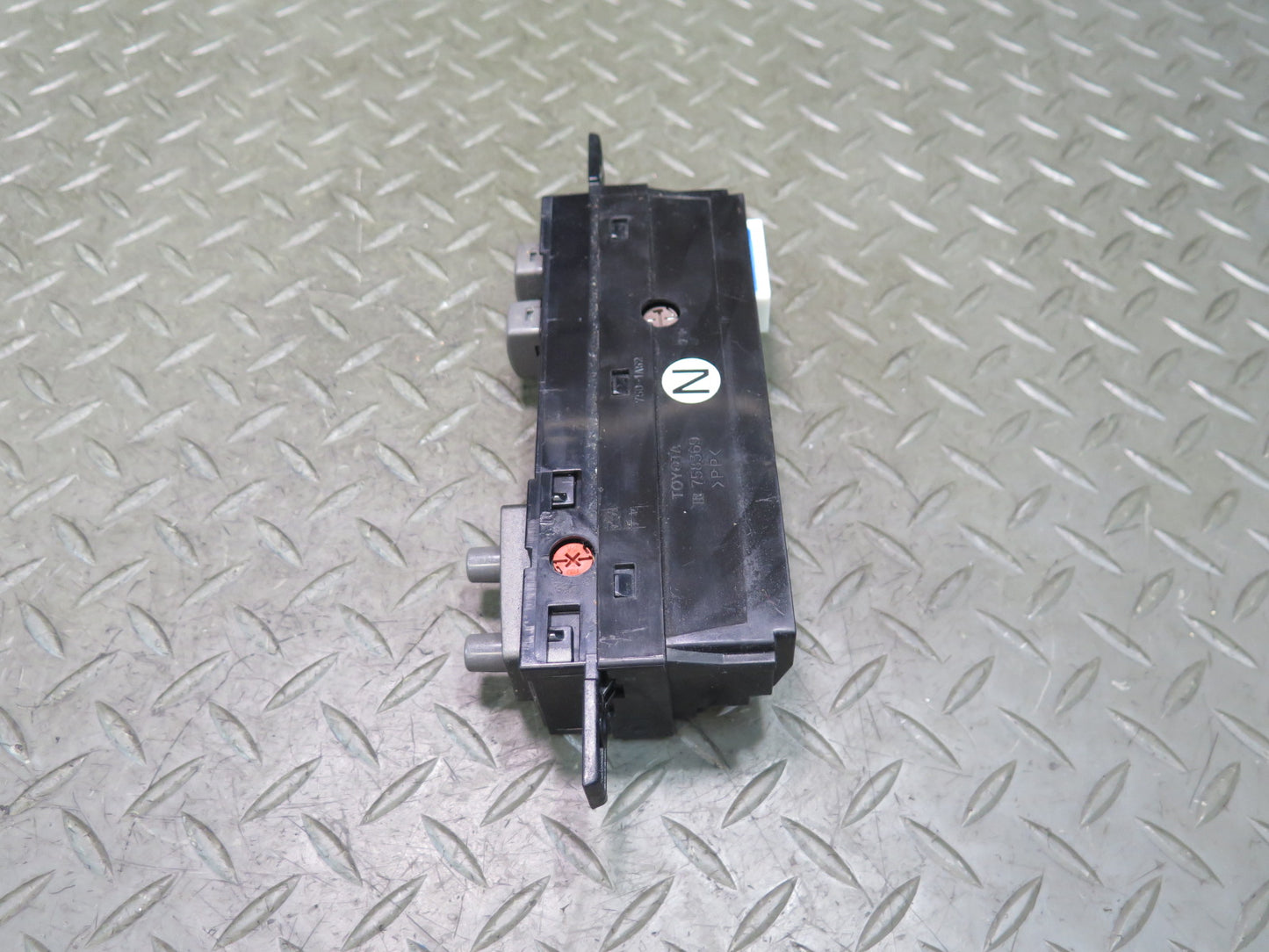 01-06 Lexus UCF30L LS430 Dash Heated Seat Trac Sun Shade Switch Panel OEM
