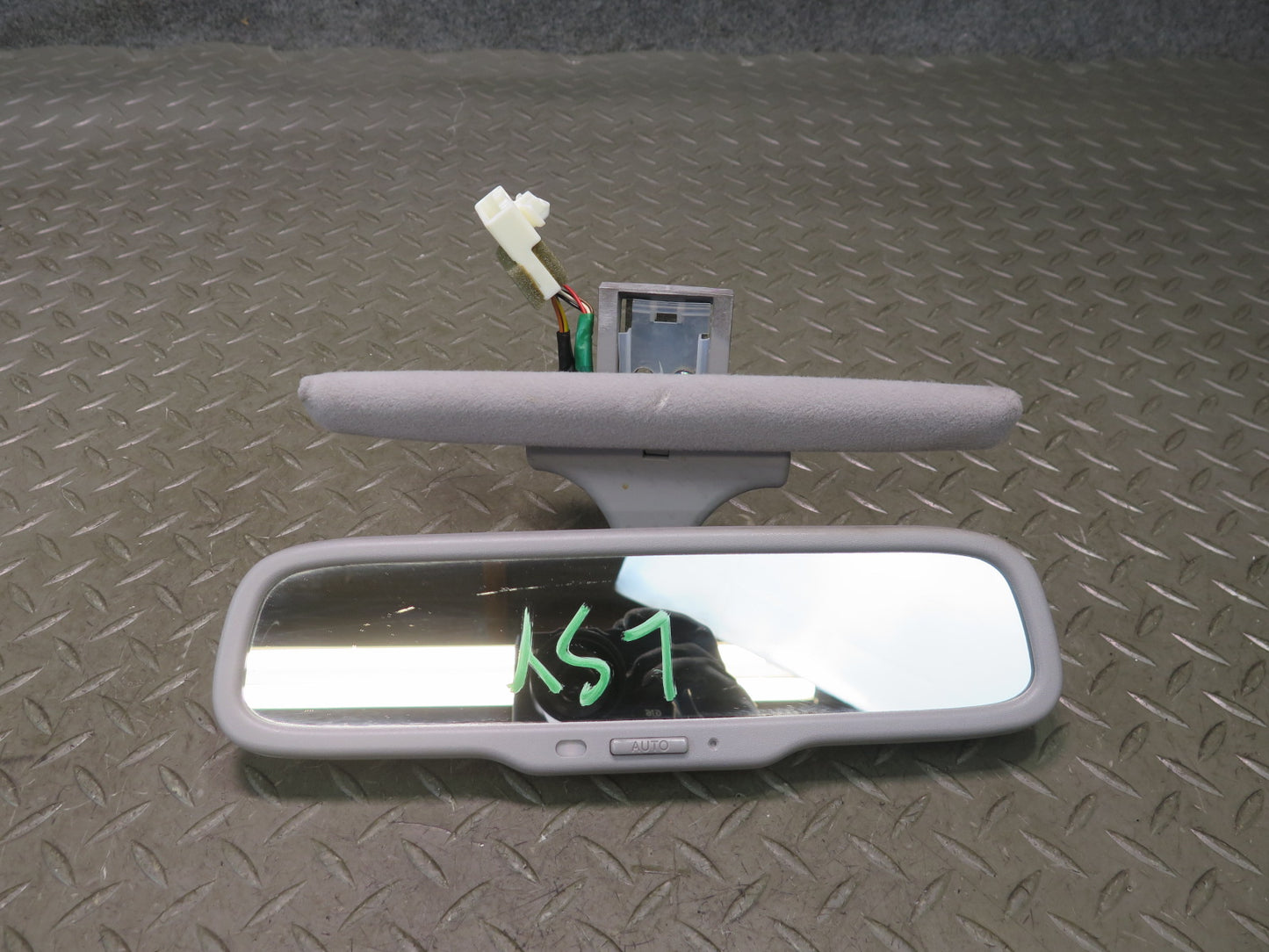04-06 Lexus UCF30L LS430 Auto Dimming Interior Rear View Mirror w Sun Visor OEM