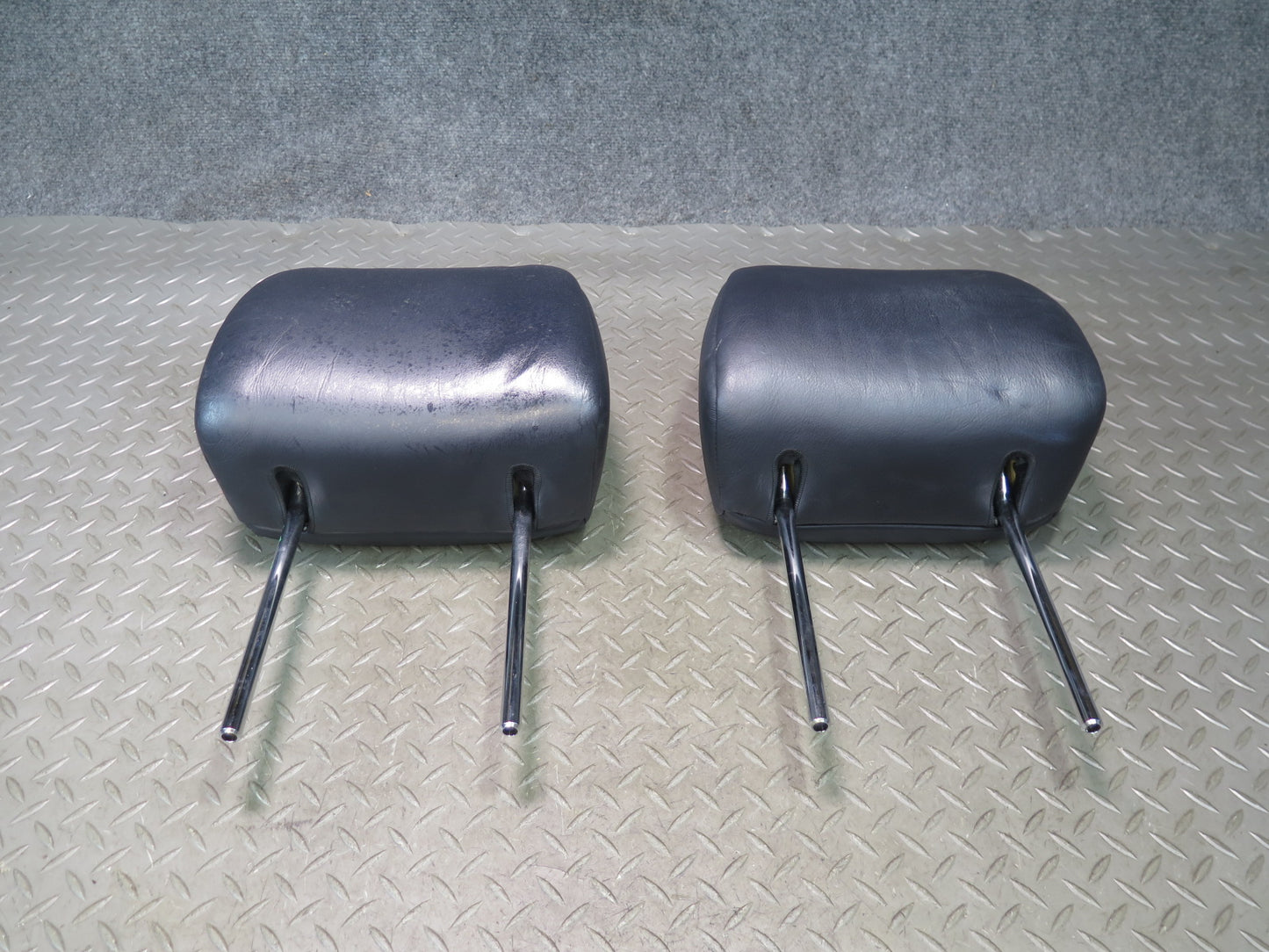 04-06 Lexus UCF30L LS430 Set of 2 Front Left & Right Seat Leather Headrest OEM