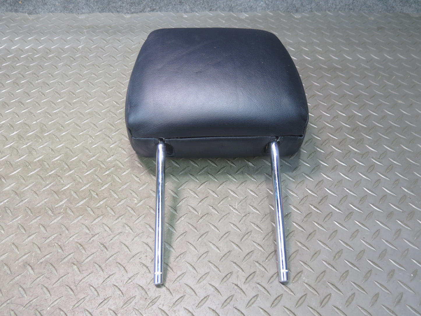 04-06 Lexus UCF30L LS430 Set of 2 Front Left & Right Seat Leather Headrest OEM