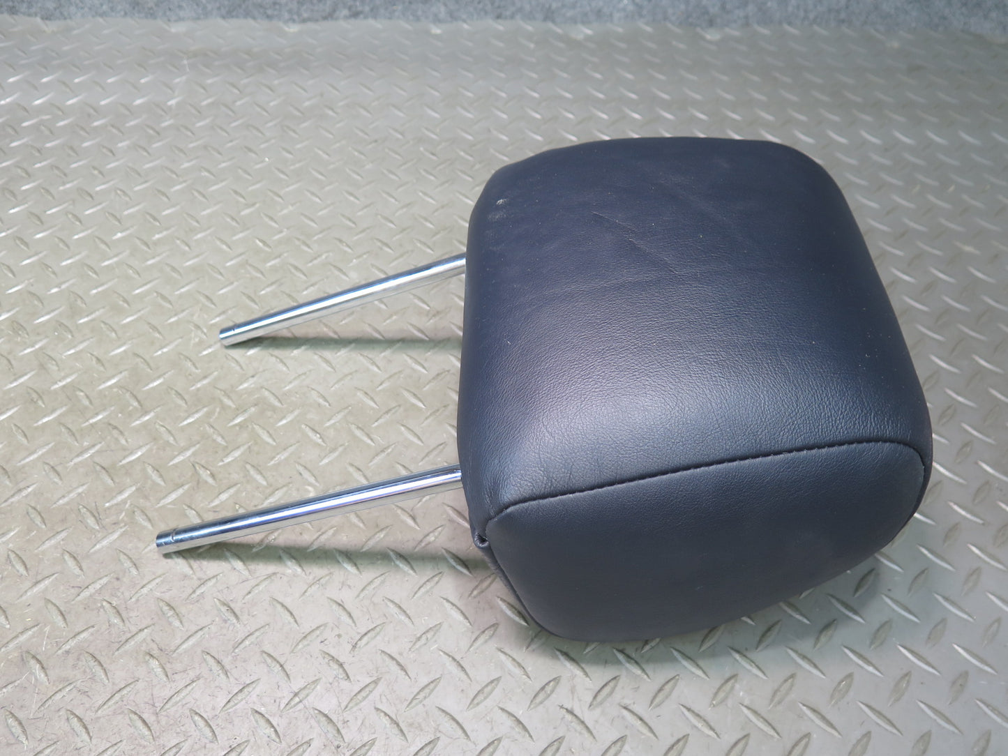 04-06 Lexus UCF30L LS430 Set of 2 Front Left & Right Seat Leather Headrest OEM