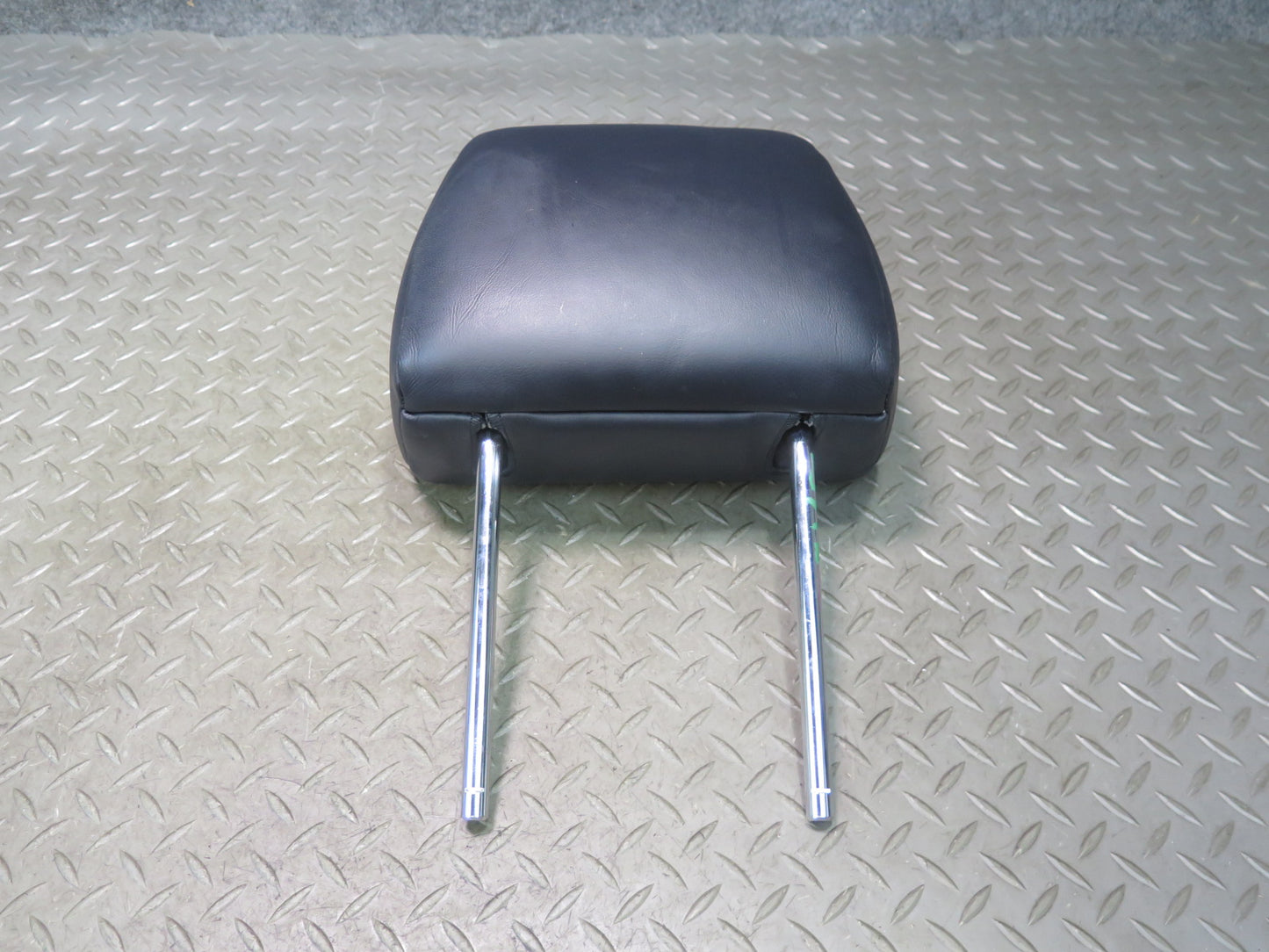 04-06 Lexus UCF30L LS430 Set of 2 Front Left & Right Seat Leather Headrest OEM