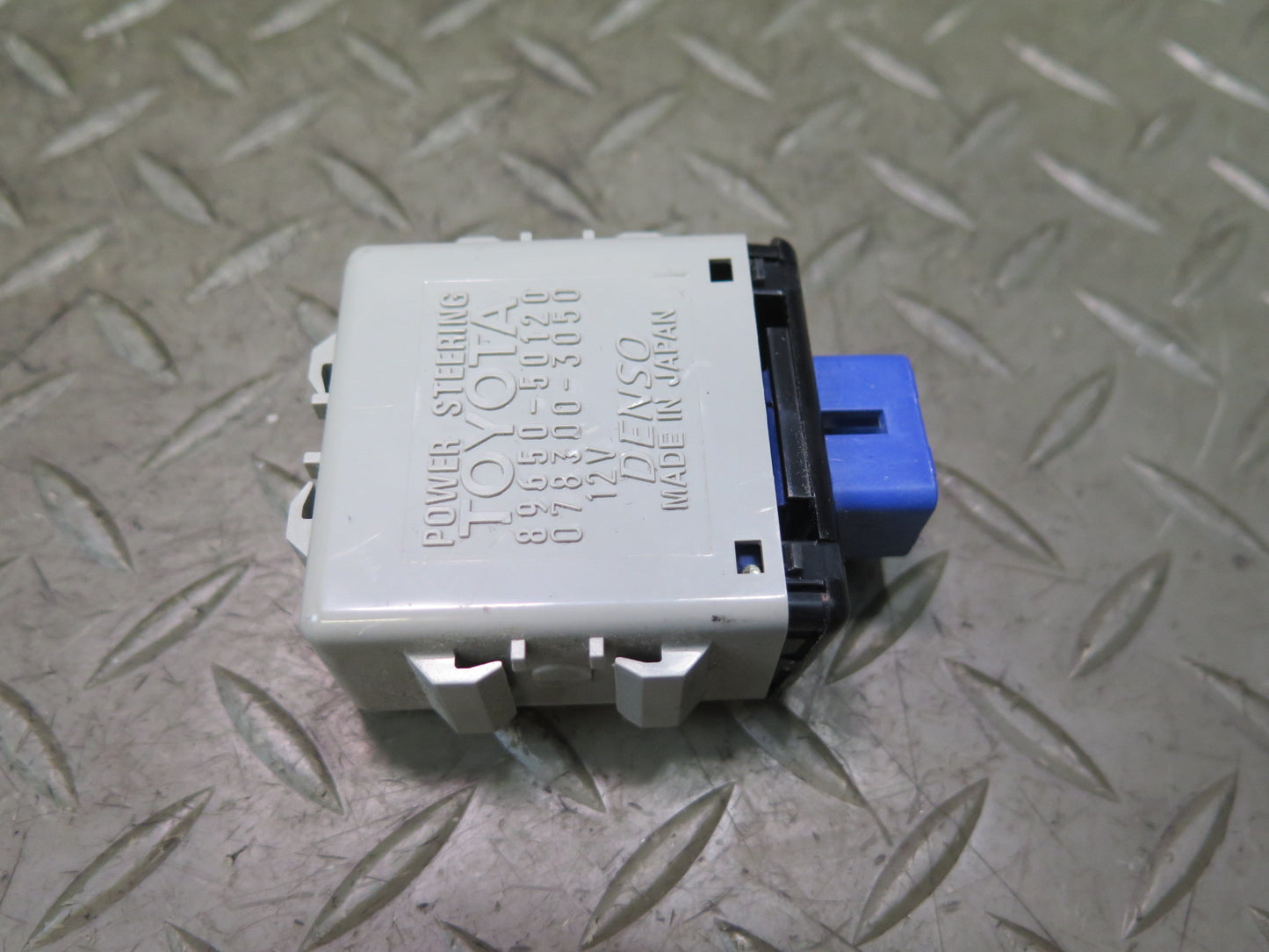 04-06 Lexus UCF30L LS430 Power Steering Control Module 89650-50120 OEM