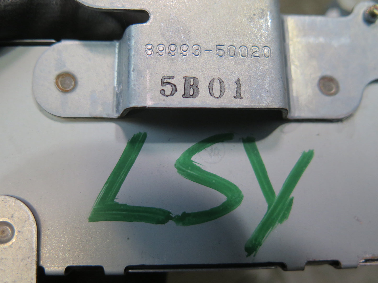 04-06 Lexus UCF30L LS430 Rear Trunk Luggage Smart KEY Oscillator 89993-50020 OEM