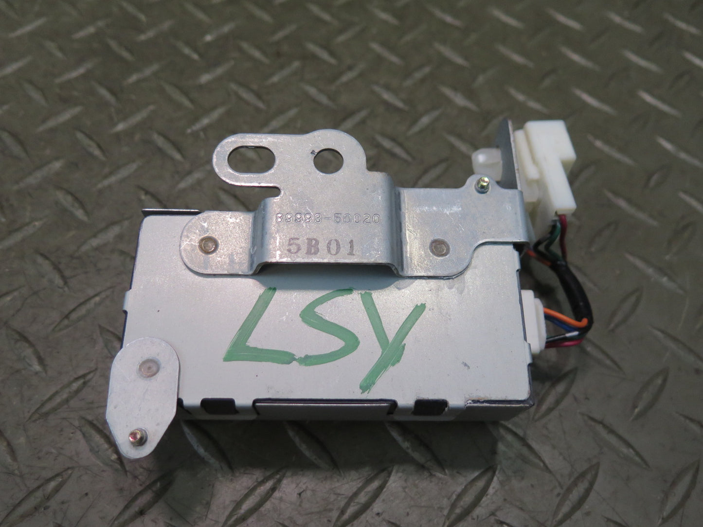 04-06 Lexus UCF30L LS430 Rear Trunk Luggage Smart KEY Oscillator 89993-50020 OEM