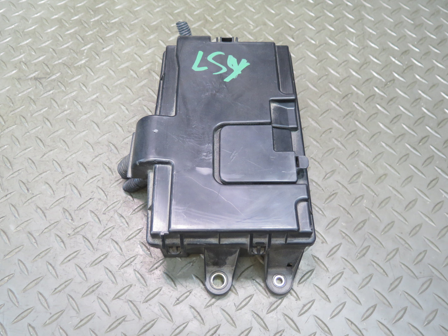 04-06 Lexus UCF30L LS430 Rear Trunk Junction Fuse Relay Box 82670-50080 OEM