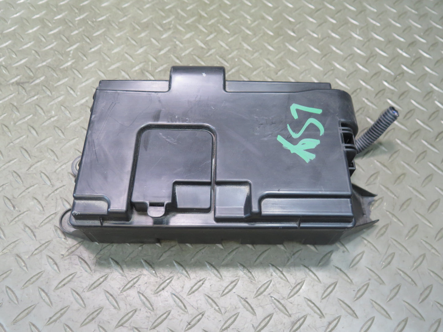 04-06 Lexus UCF30L LS430 Rear Trunk Junction Fuse Relay Box 82670-50080 OEM