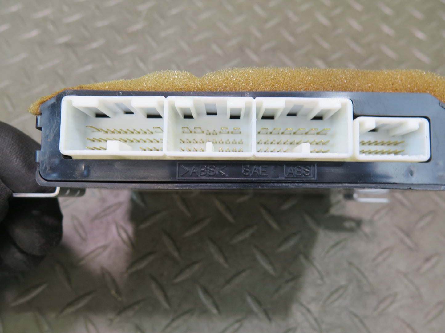 04-06 Lexus UCF30L LS430 Front Right Door Control Module 89222-50240 OEM