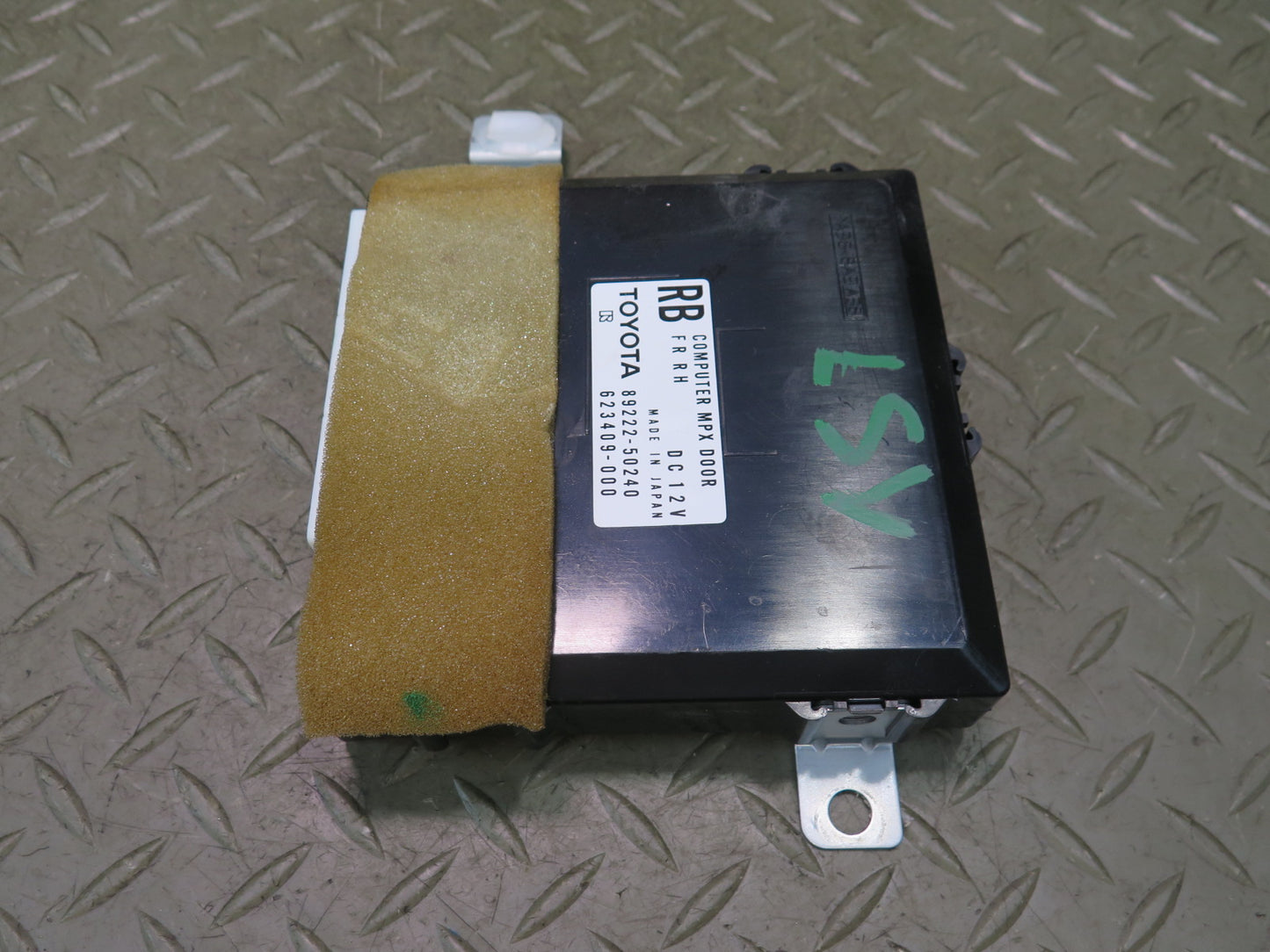 04-06 Lexus UCF30L LS430 Front Right Door Control Module 89222-50240 OEM