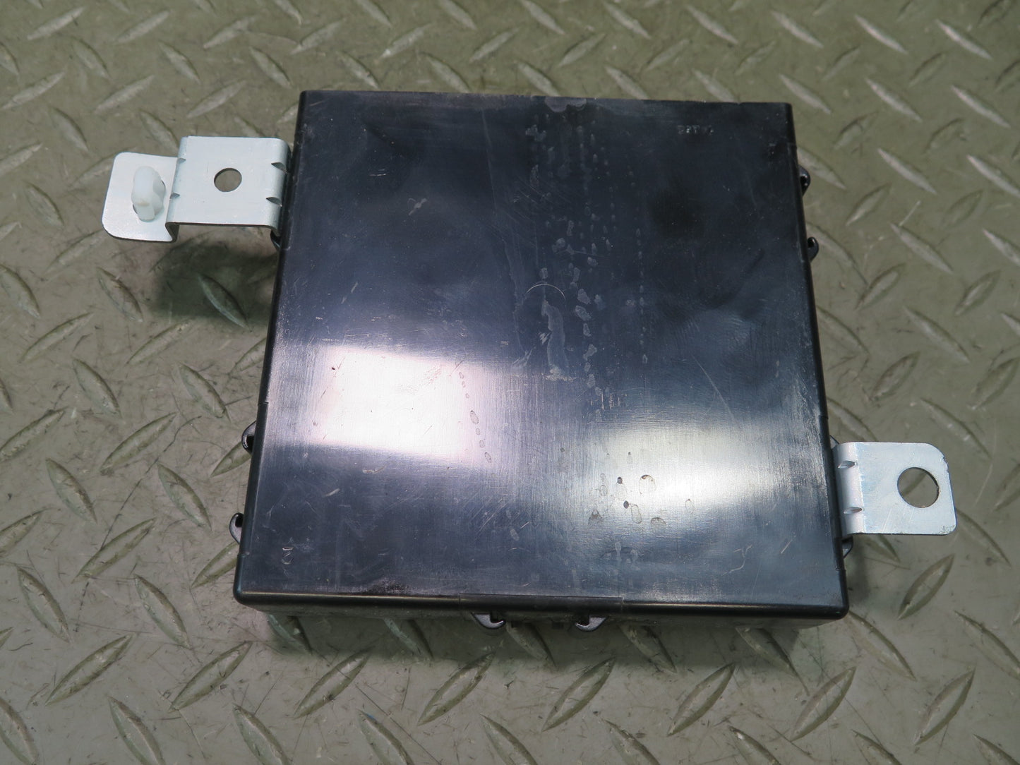 04-06 Lexus UCF30L LS430 Front Right Door Control Module 89222-50240 OEM