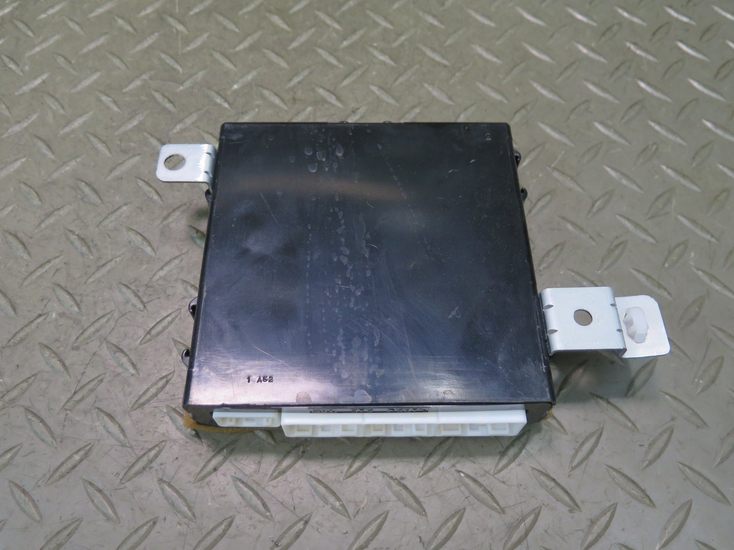 04-06 Lexus UCF30L LS430 Front Right Door Control Module 89222-50240 OEM