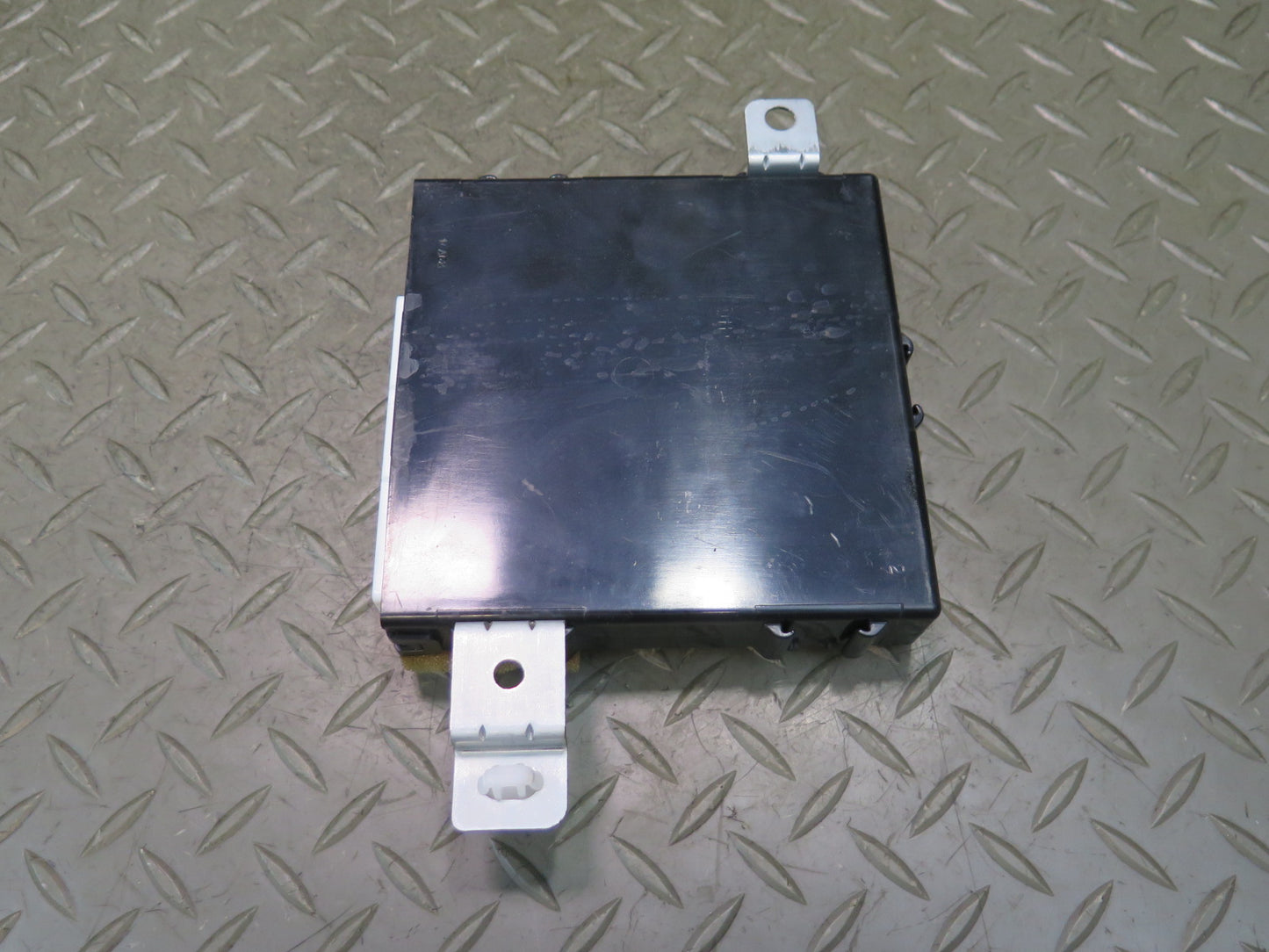 04-06 Lexus UCF30L LS430 Front Right Door Control Module 89222-50240 OEM