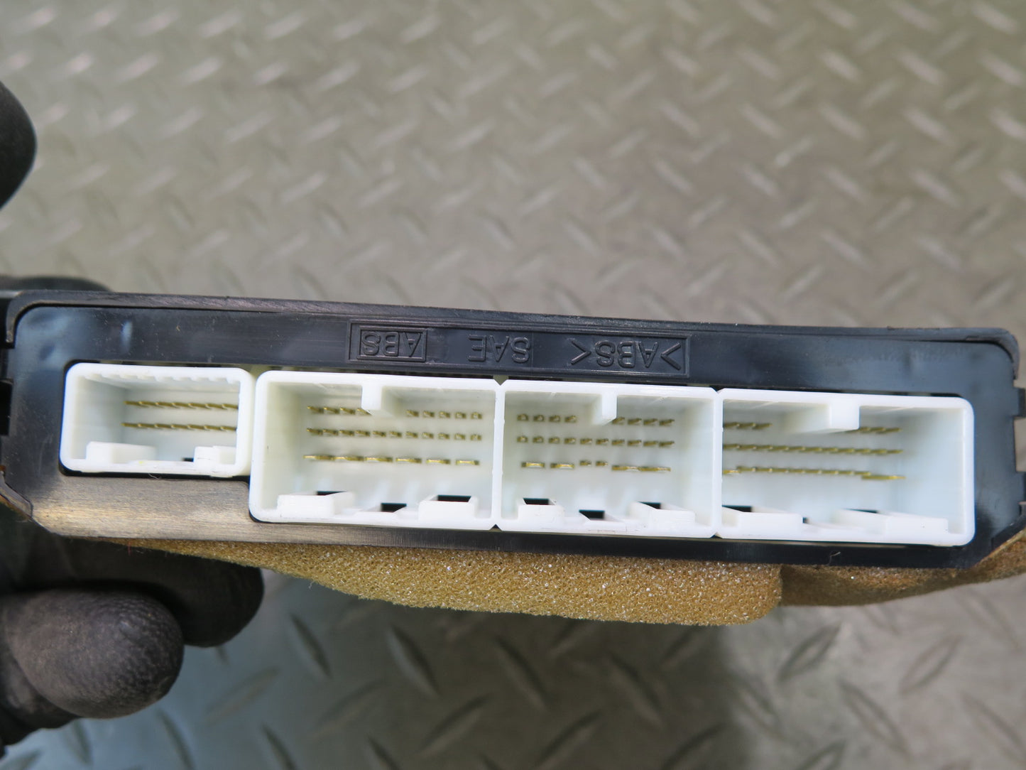 04-06 Lexus UCF30L LS430 Front Left Door Control Module 89223-50240 OEM