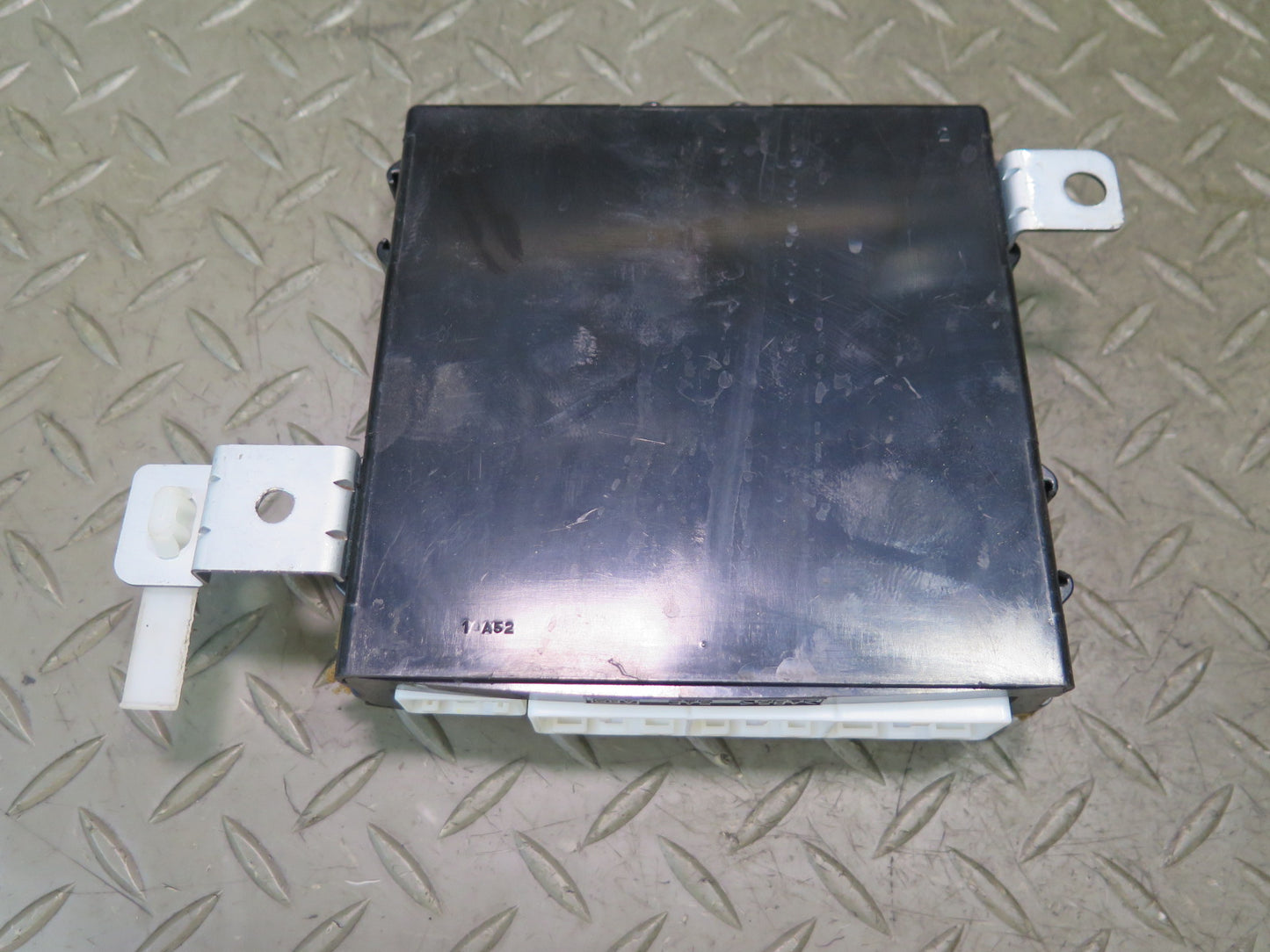 04-06 Lexus UCF30L LS430 Front Left Door Control Module 89223-50240 OEM