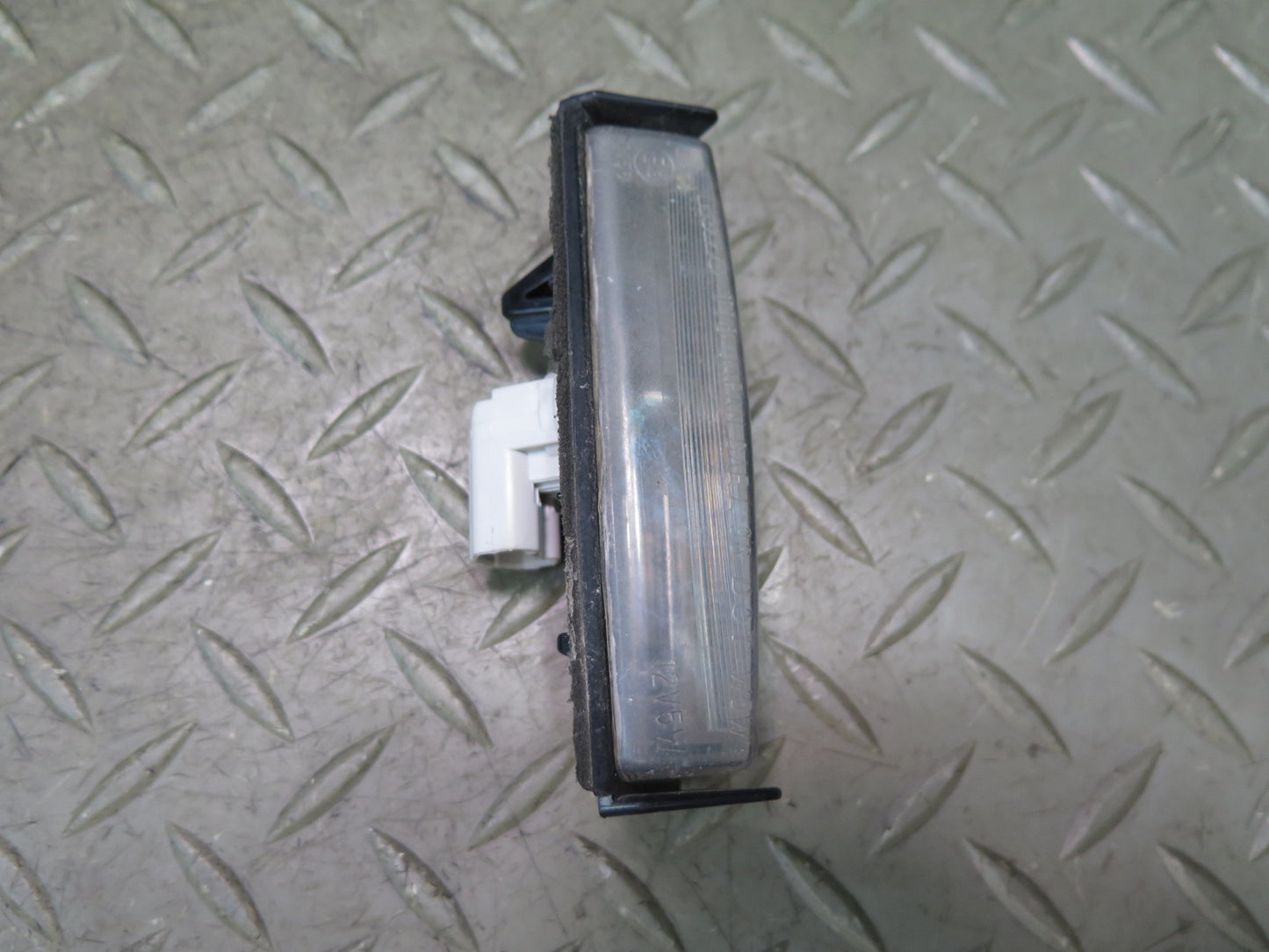 01-06 Lexus UCF30L LS430 Set of 2 Rear Trunk License Plate Light Lamp OEM