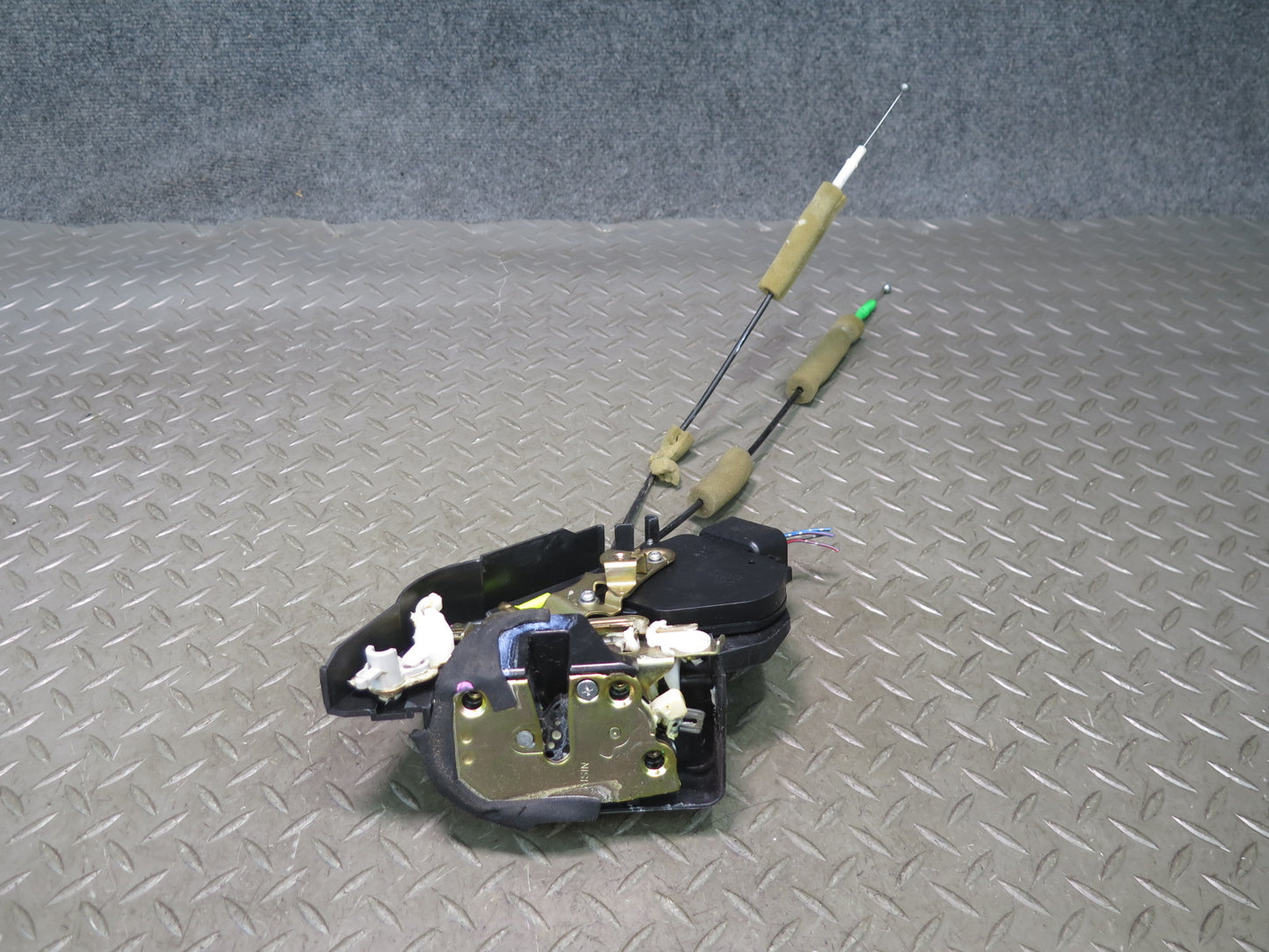 02-06 Lexus UCF30L LS430 Rear Left Door Lock Latch Actuator NO Soft Close OEM