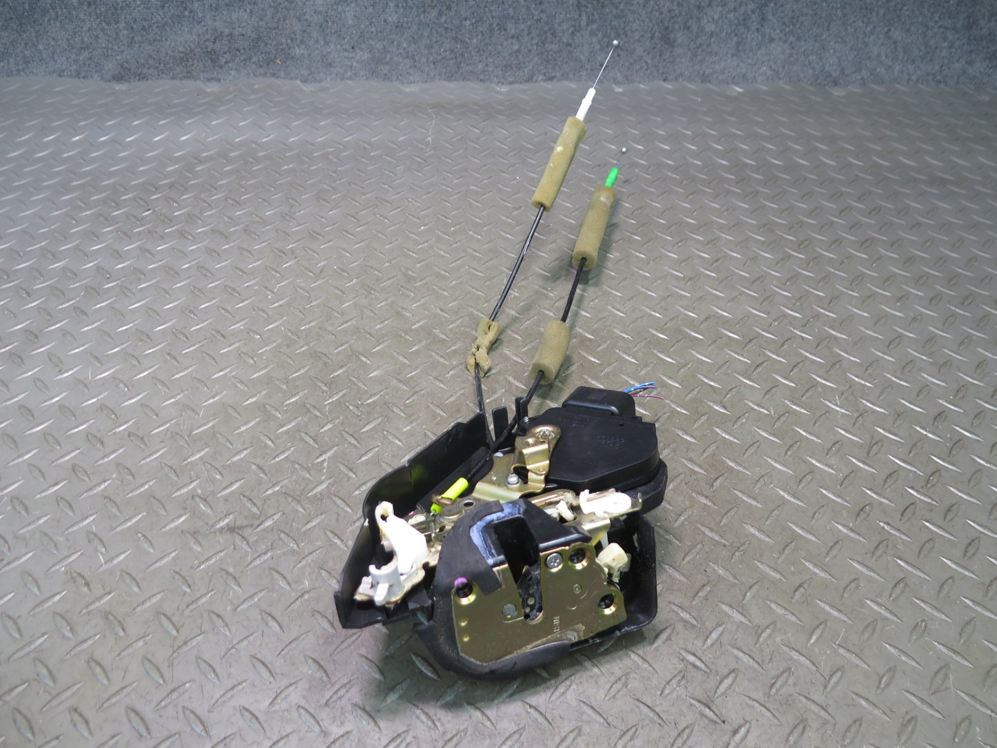 02-06 Lexus UCF30L LS430 Rear Left Door Lock Latch Actuator NO Soft Close OEM