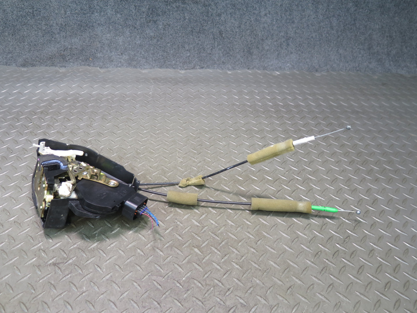 02-06 Lexus UCF30L LS430 Rear Left Door Lock Latch Actuator NO Soft Close OEM