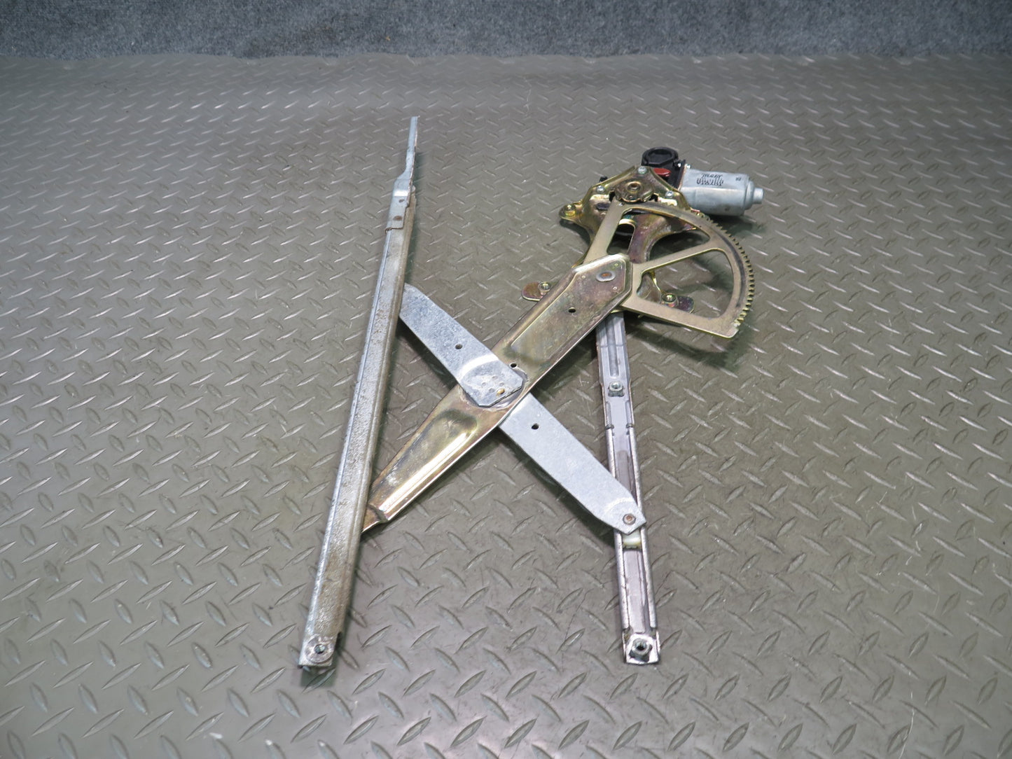 01-06 Lexus UCF30L LS430 Front Left Door Window Regulator w Motor OEM