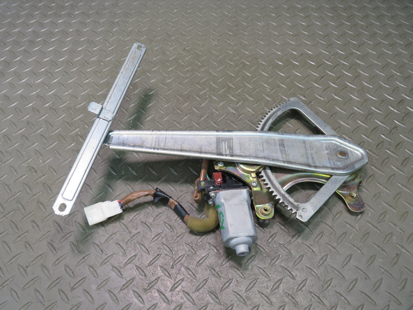01-06 Lexus UCF30L LS430 Rear Right Door Window Regulator w Motor OEM