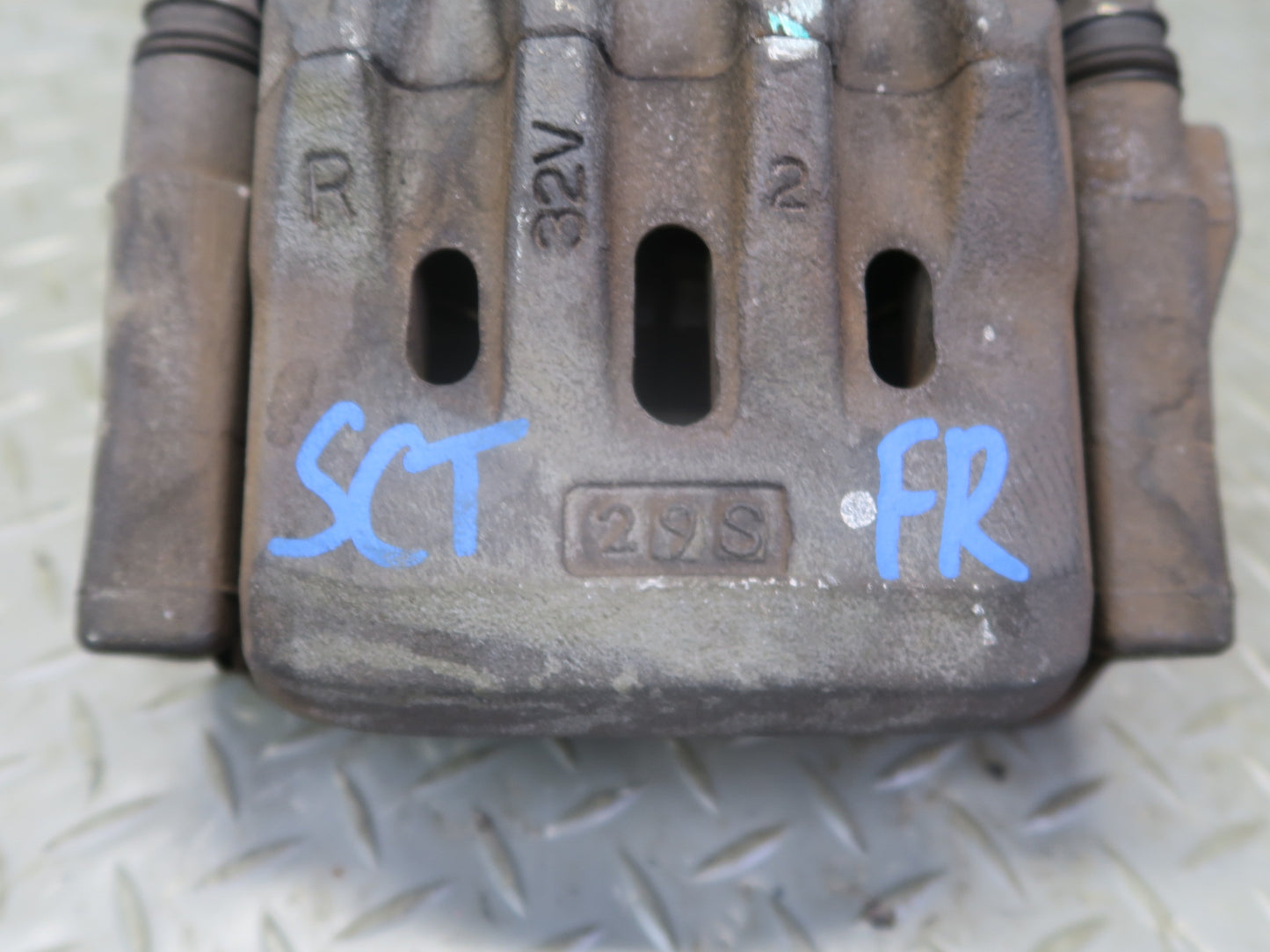 02-10 Lexus Z40 SC430 Set of 2 Front Left & Right Brake Caliper w Hoses 122K OEM