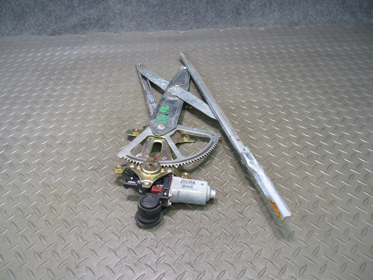 01-06 Lexus UCF30L LS430 Front Right Door Window Regulator w Motor OEM