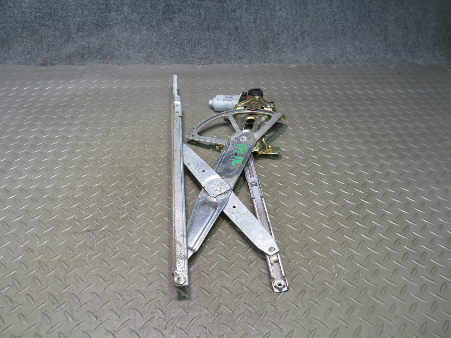 01-06 Lexus UCF30L LS430 Front Right Door Window Regulator w Motor OEM