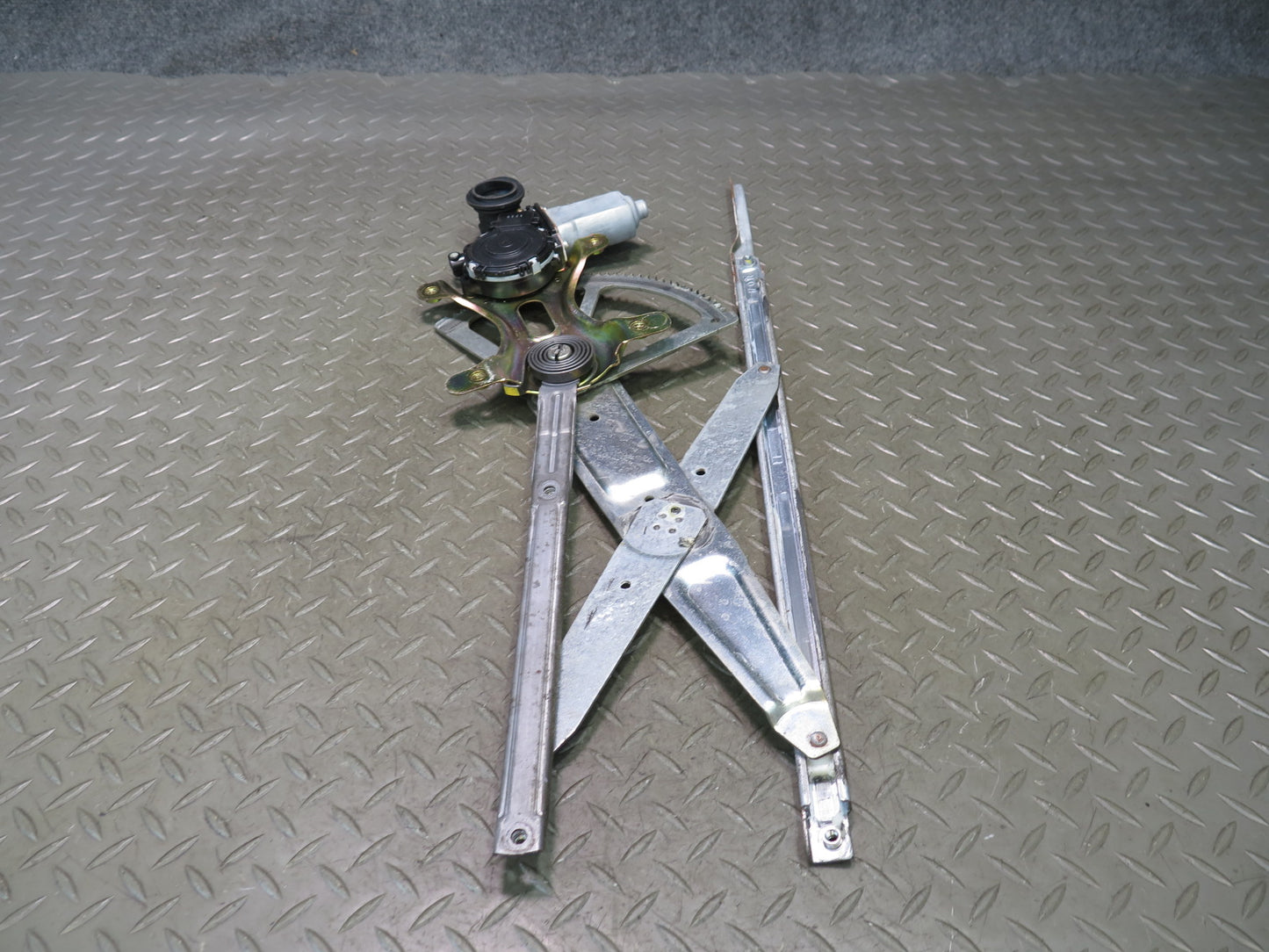 01-06 Lexus UCF30L LS430 Front Right Door Window Regulator w Motor OEM