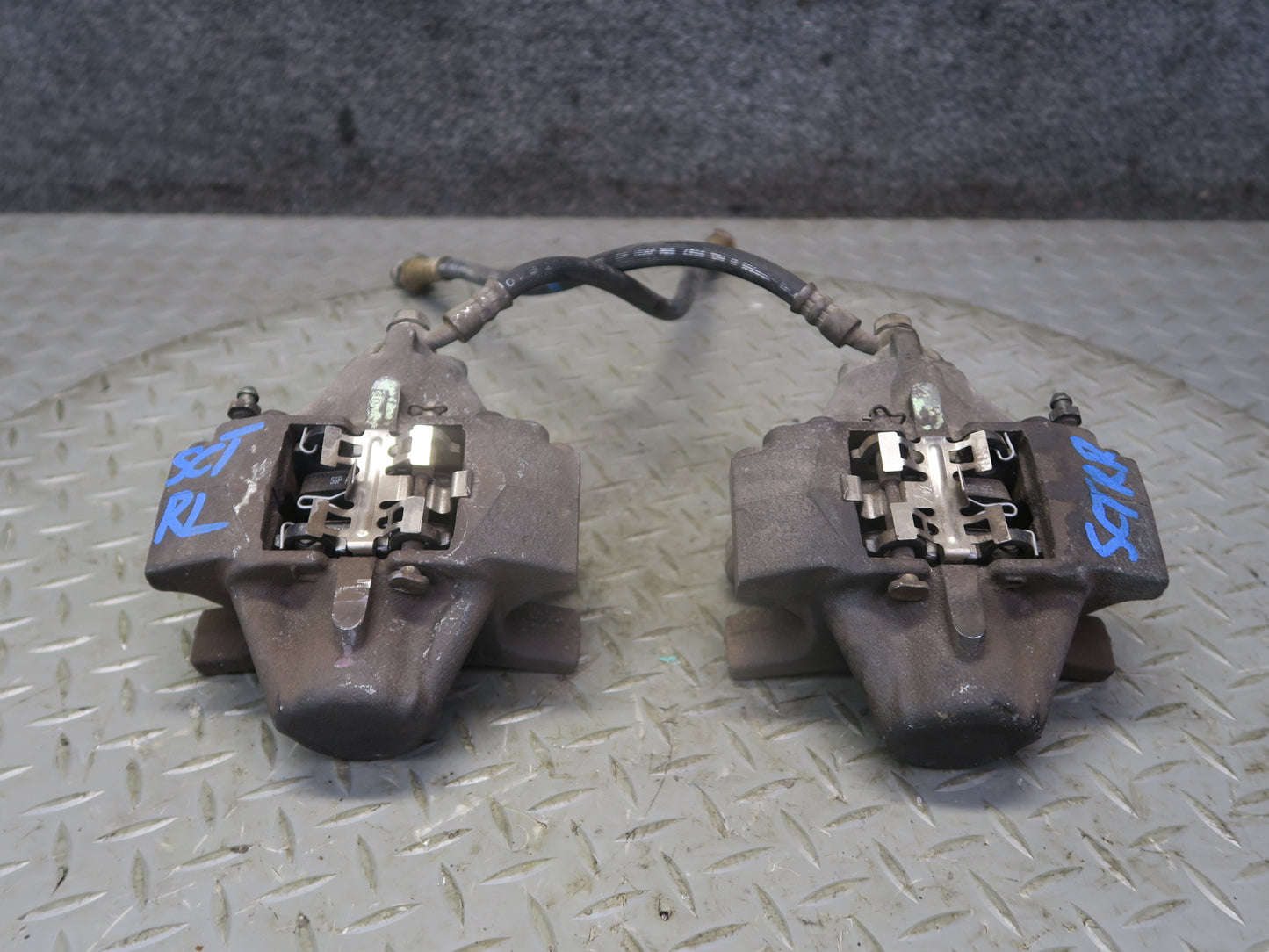 02-10 Lexus UZZ40L SC430 Set of 2 Rear Left & Right Brake Caliper 122K Miles OEM