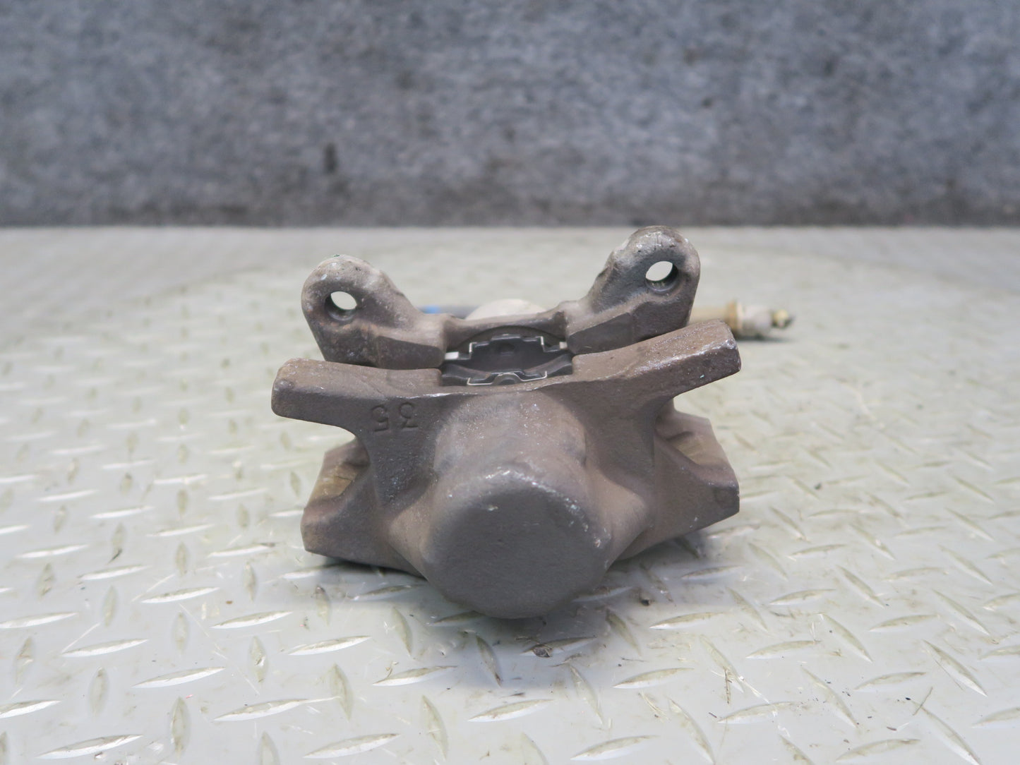 02-10 Lexus UZZ40L SC430 Set of 2 Rear Left & Right Brake Caliper 122K Miles OEM