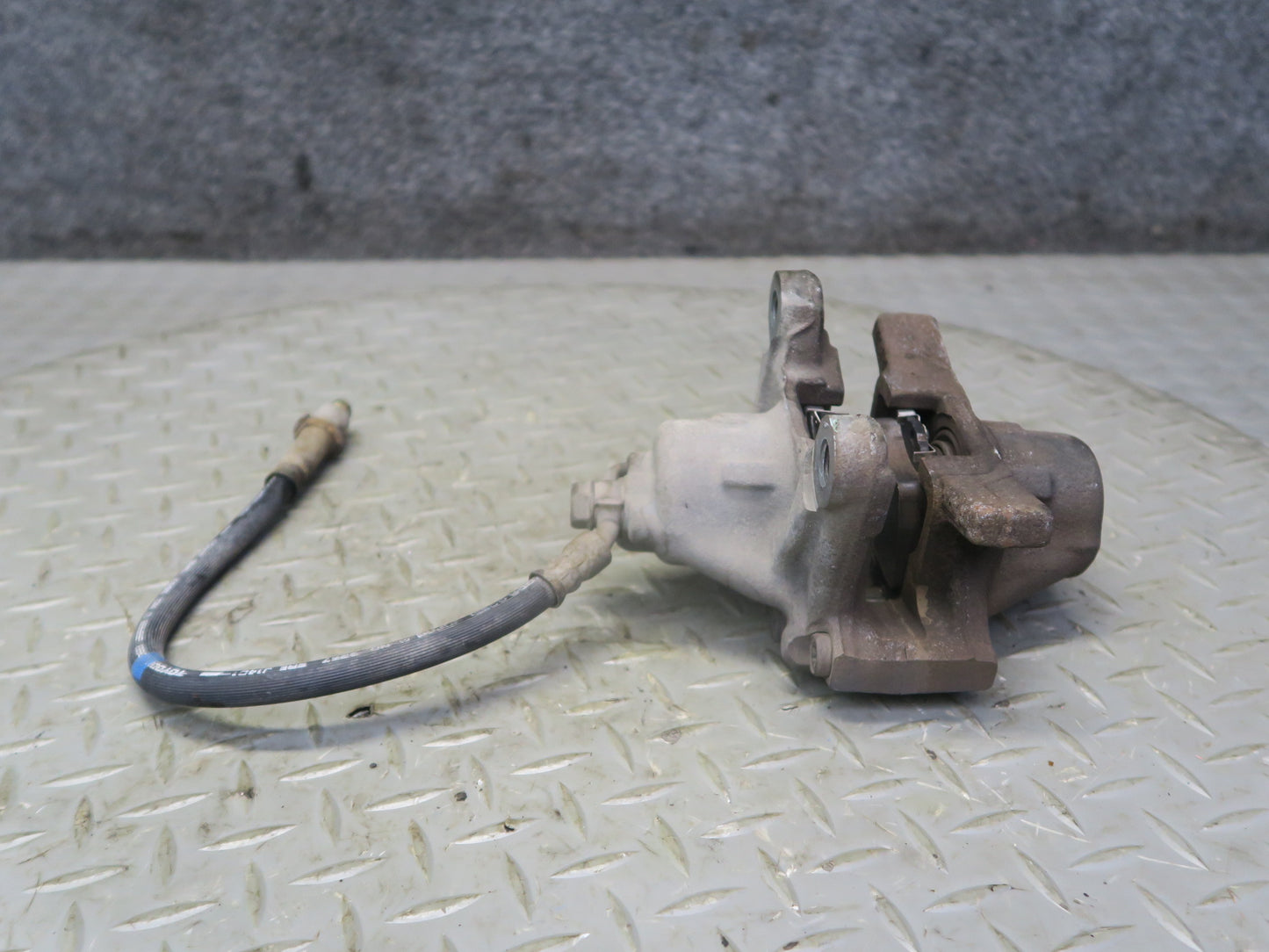 02-10 Lexus UZZ40L SC430 Set of 2 Rear Left & Right Brake Caliper 122K Miles OEM