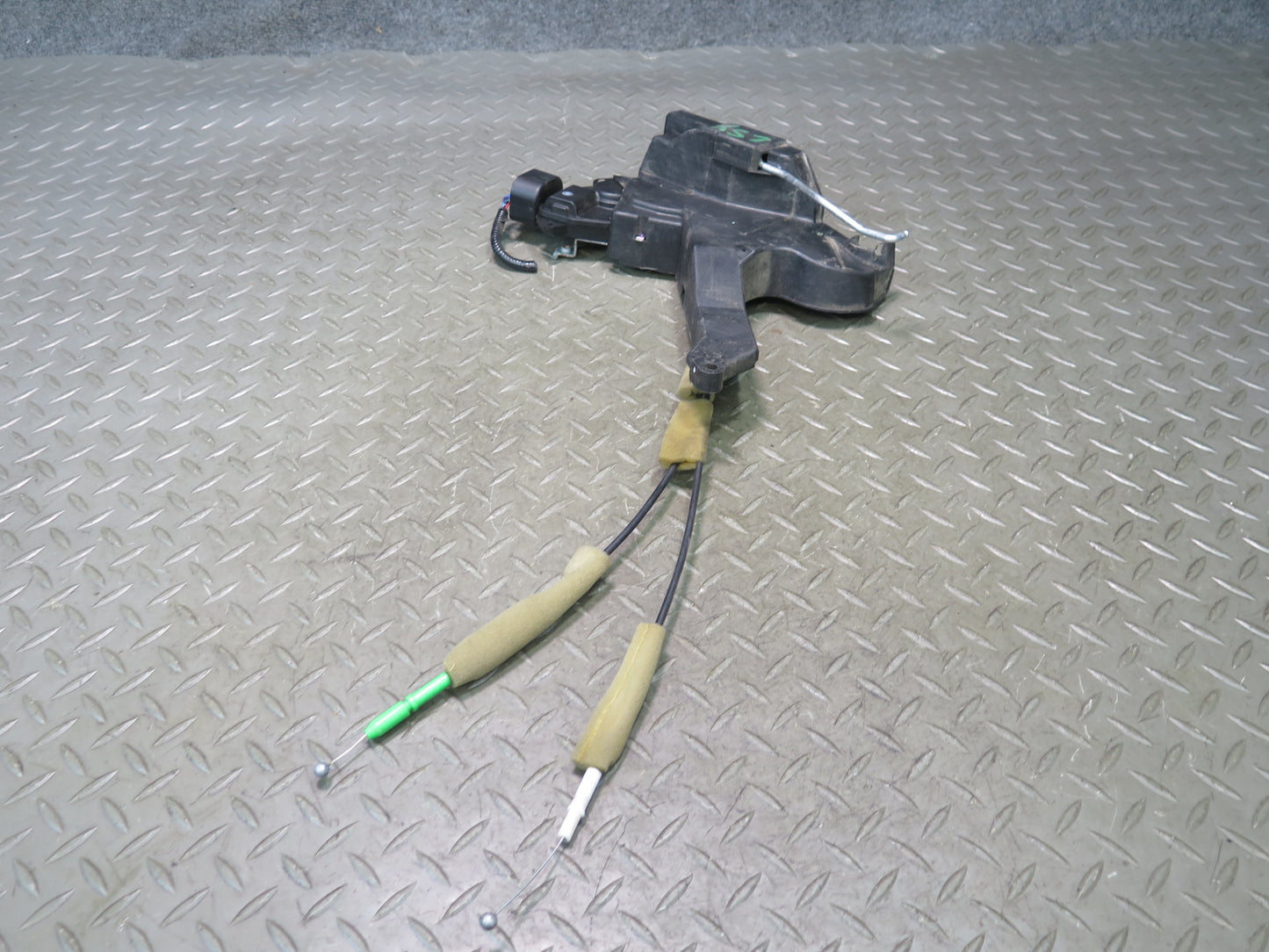 02-06 Lexus LS430 UCF30L Front Right Door Lock Latch Actuator NO Soft Close OEM