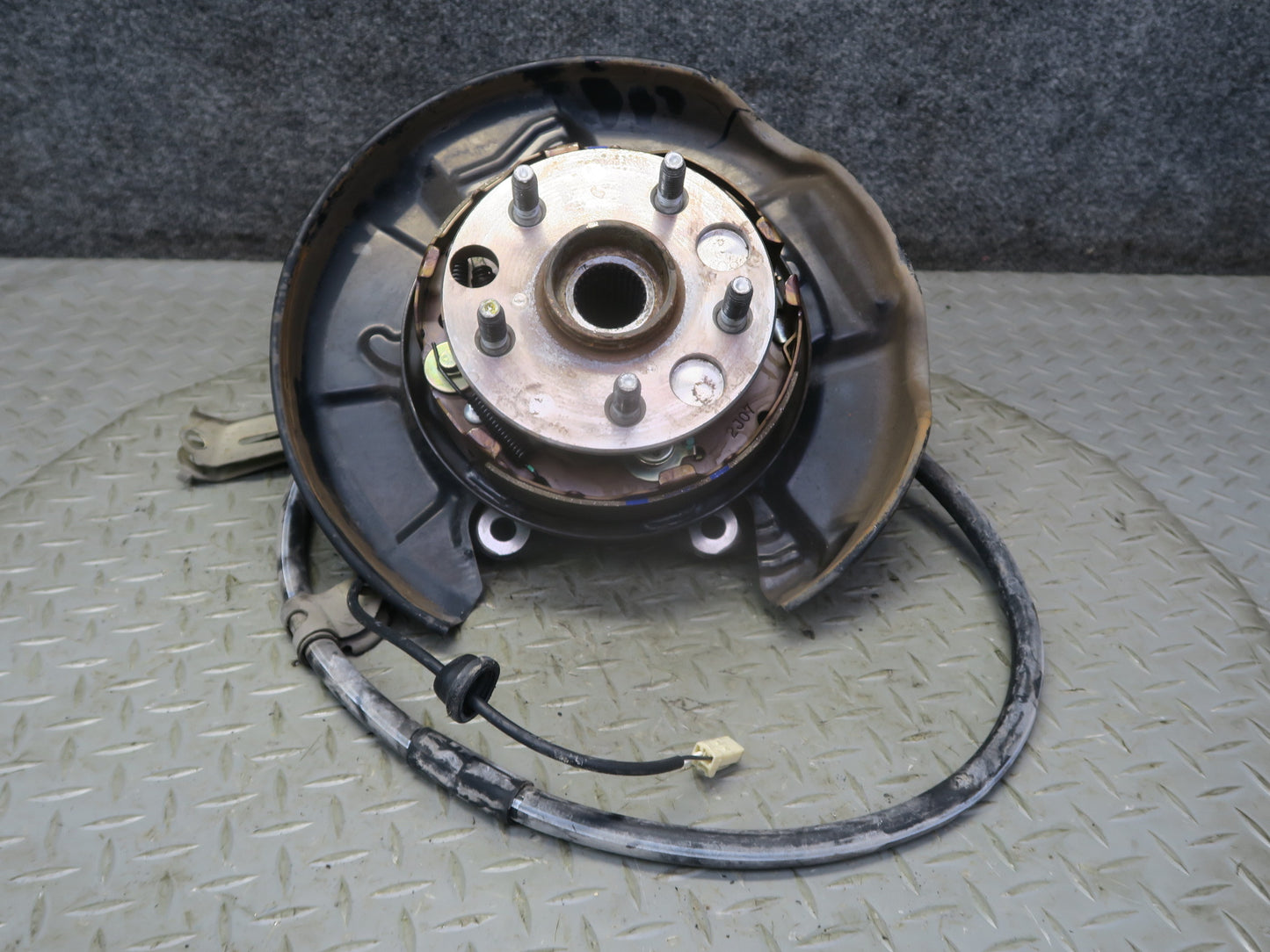 02-10 Lexus SC430 Rear Right Side Spindle Knuckle Wheel Hub Bearing 122K OEM
